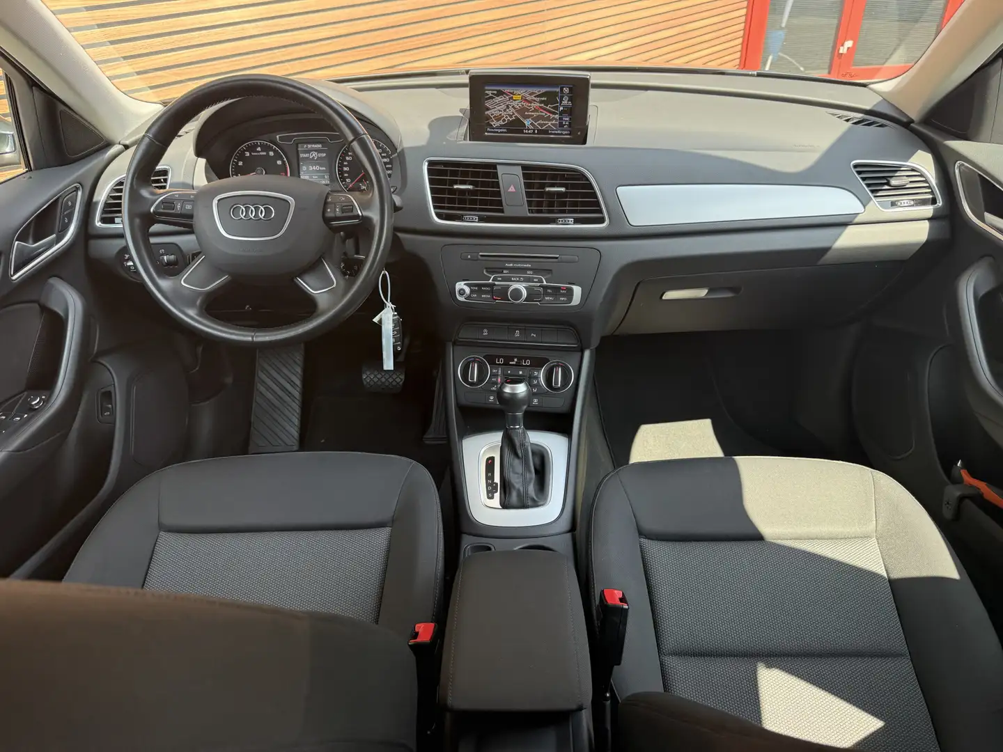 Audi Q3 1.4 TFSI CoD Adrenalin Clima / Navi / S-Line / Ele Grigio - 2