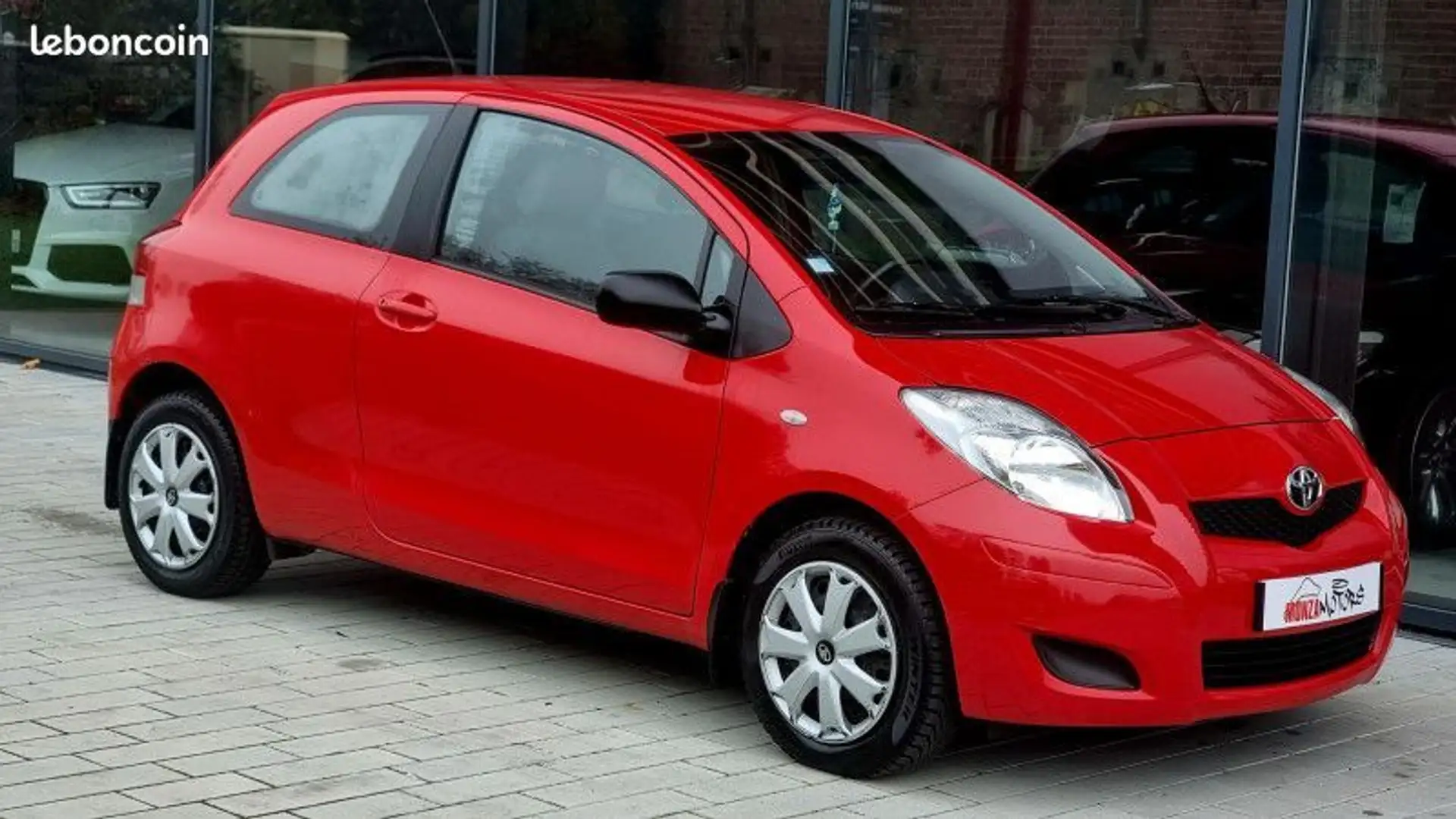 Toyota Yaris 100 VVT-I START&STOP IN 3P Rouge - 1