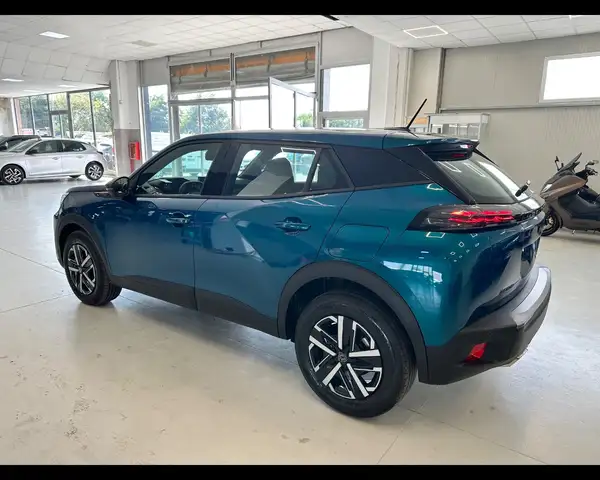 Peugeot 2008 view 8
