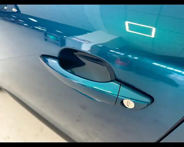 Peugeot 2008 view 6
