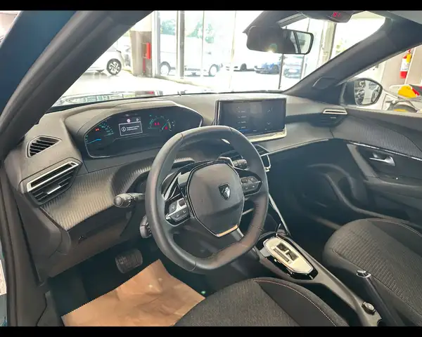 Peugeot 2008 view 10