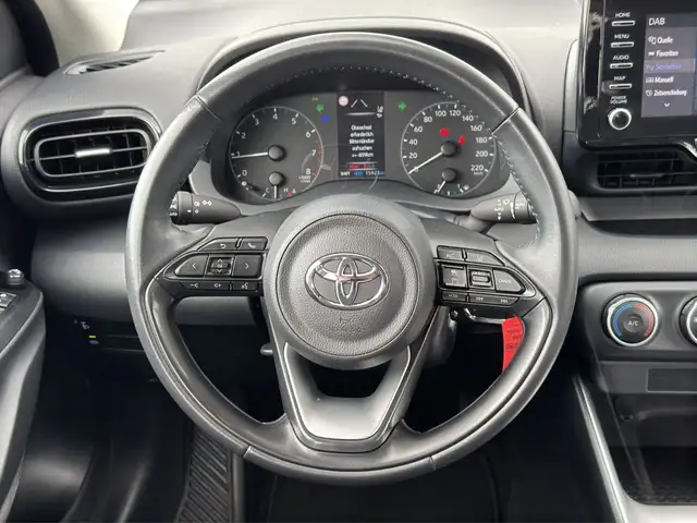 Toyota Yaris view 10