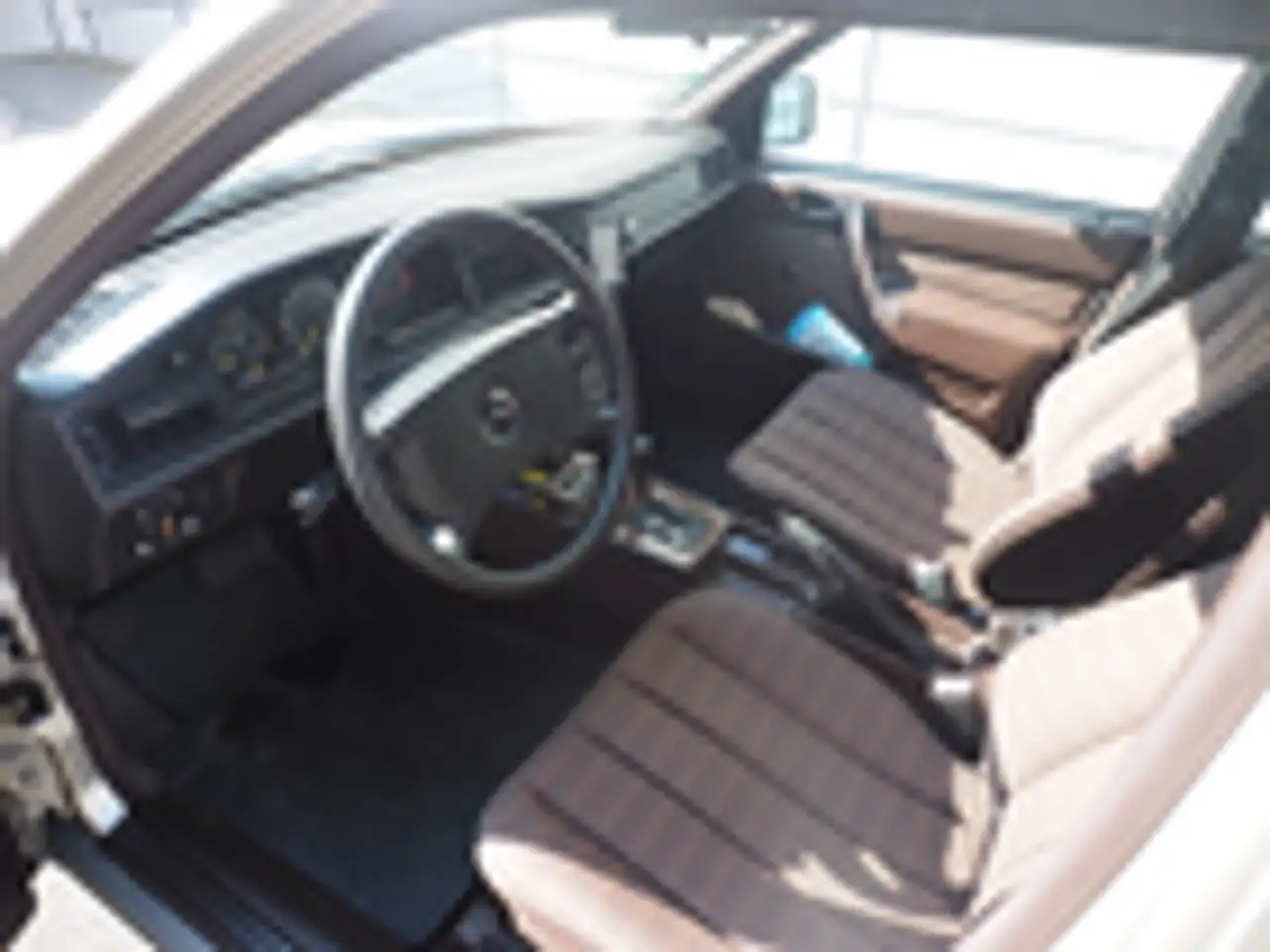 Mercedes-Benz 190 E, foto 7