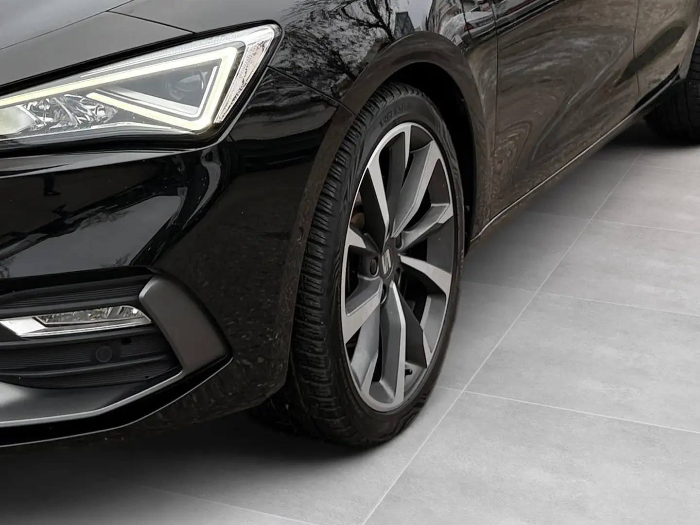 SEAT Leon 1.5 eTSI ACT DSG FR NAVI LED Kamera Pano Schwarz - 2