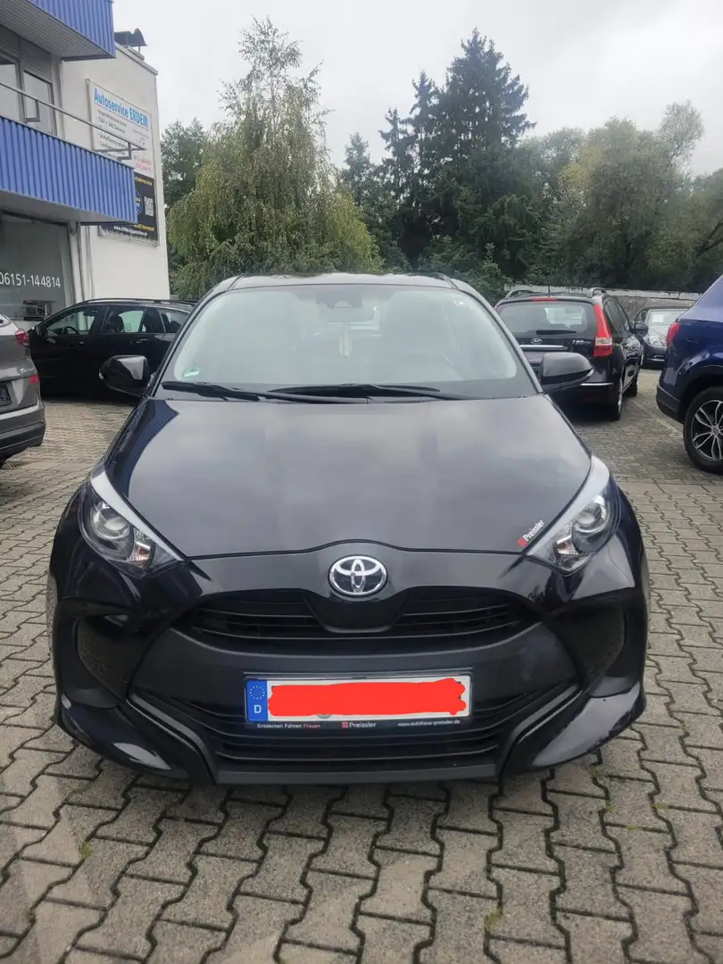Toyota Yaris Yaris 1.0 VVT-i Comfort Чёрный - 1