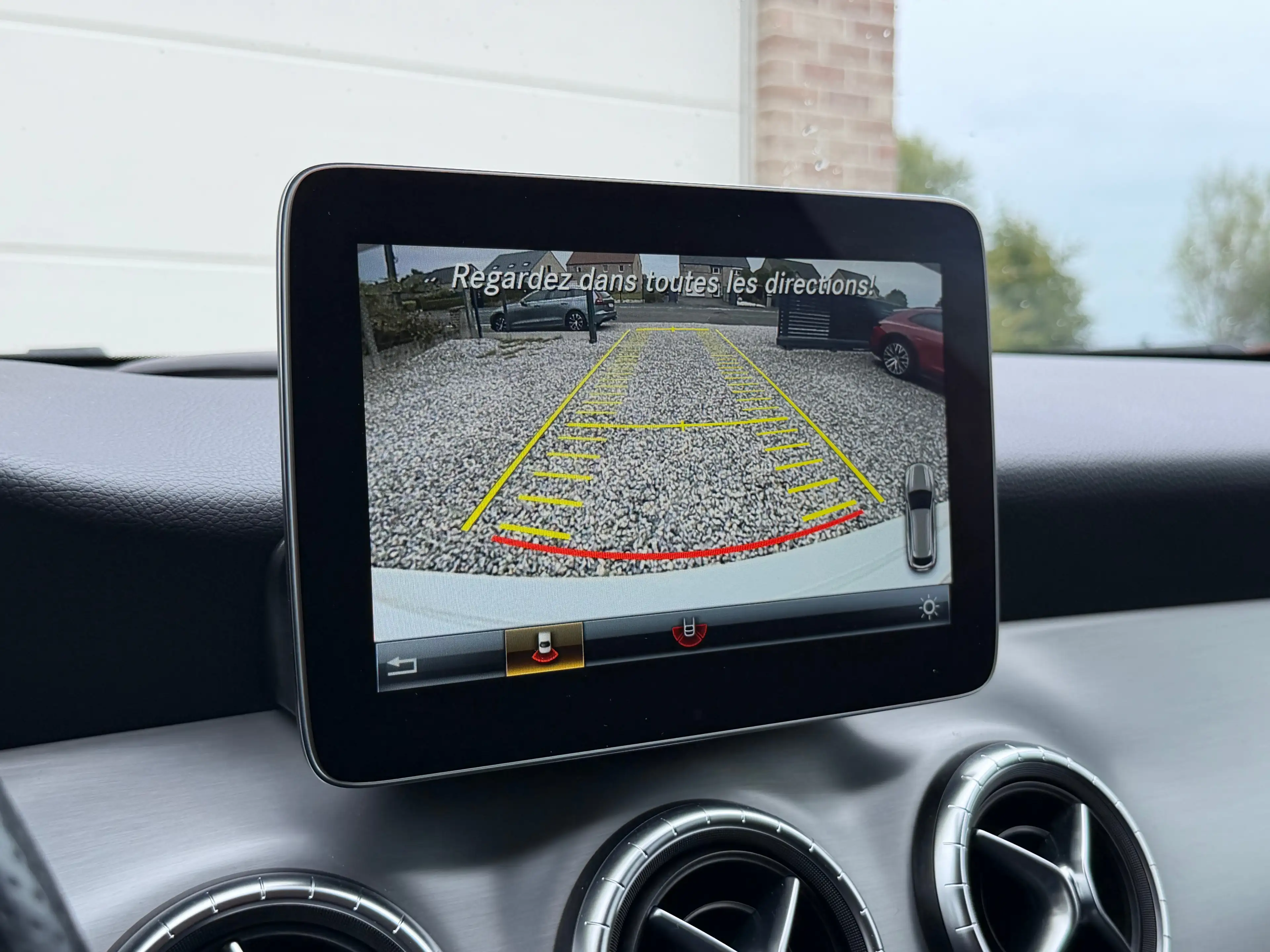 Mercedes-Benz CLA 180 I Shooting Break / Pack-AMG / Automatique / Full LED — photo 12