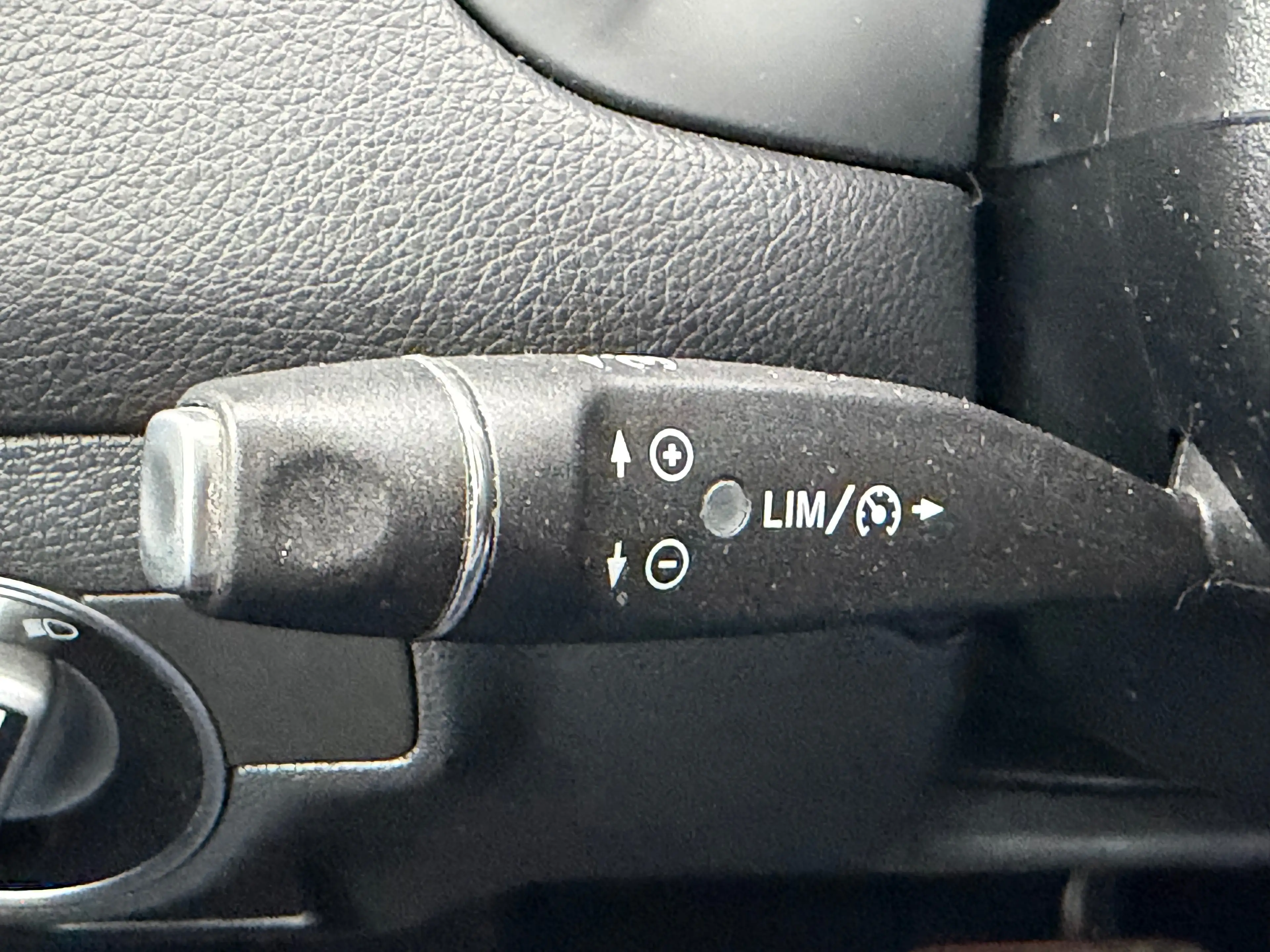 Mercedes-Benz CLA 180 I Shooting Break / Pack-AMG / Automatique / Full LED — photo 13