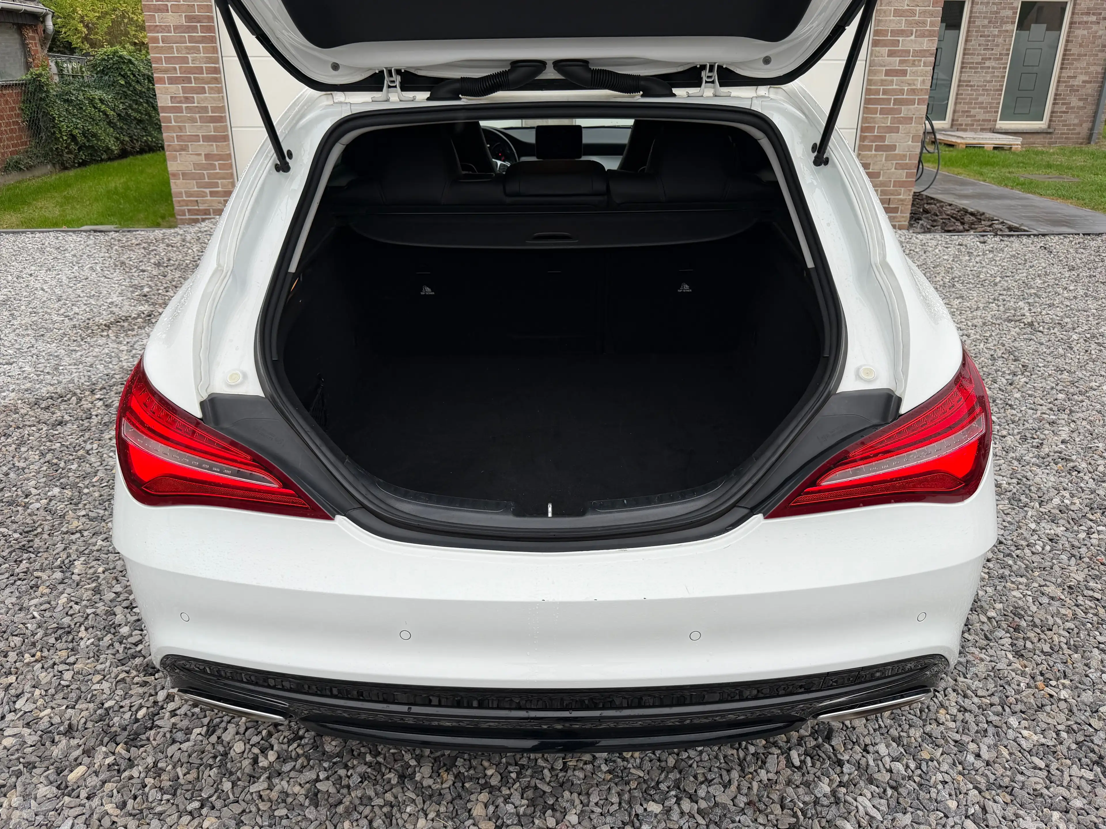 Mercedes-Benz CLA 180 I Shooting Break / Pack-AMG / Automatique / Full LED — photo 8