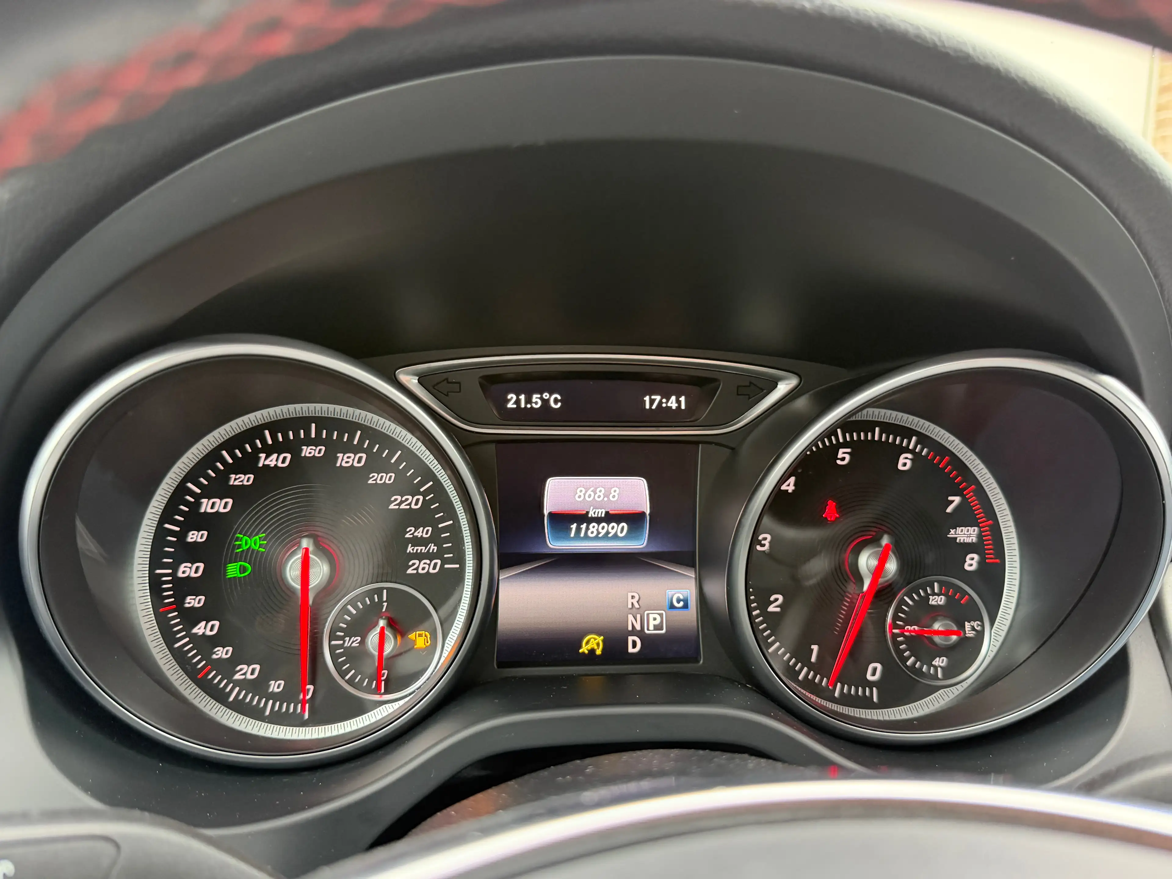 Mercedes-Benz CLA 180 I Shooting Break / Pack-AMG / Automatique / Full LED — photo 14