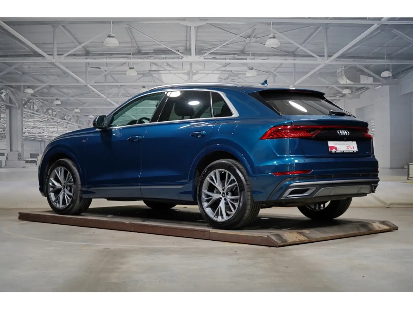 Audi Q8 55 TFSIe S line quattro B&O Head up Pano 360 Ka Blau - 2