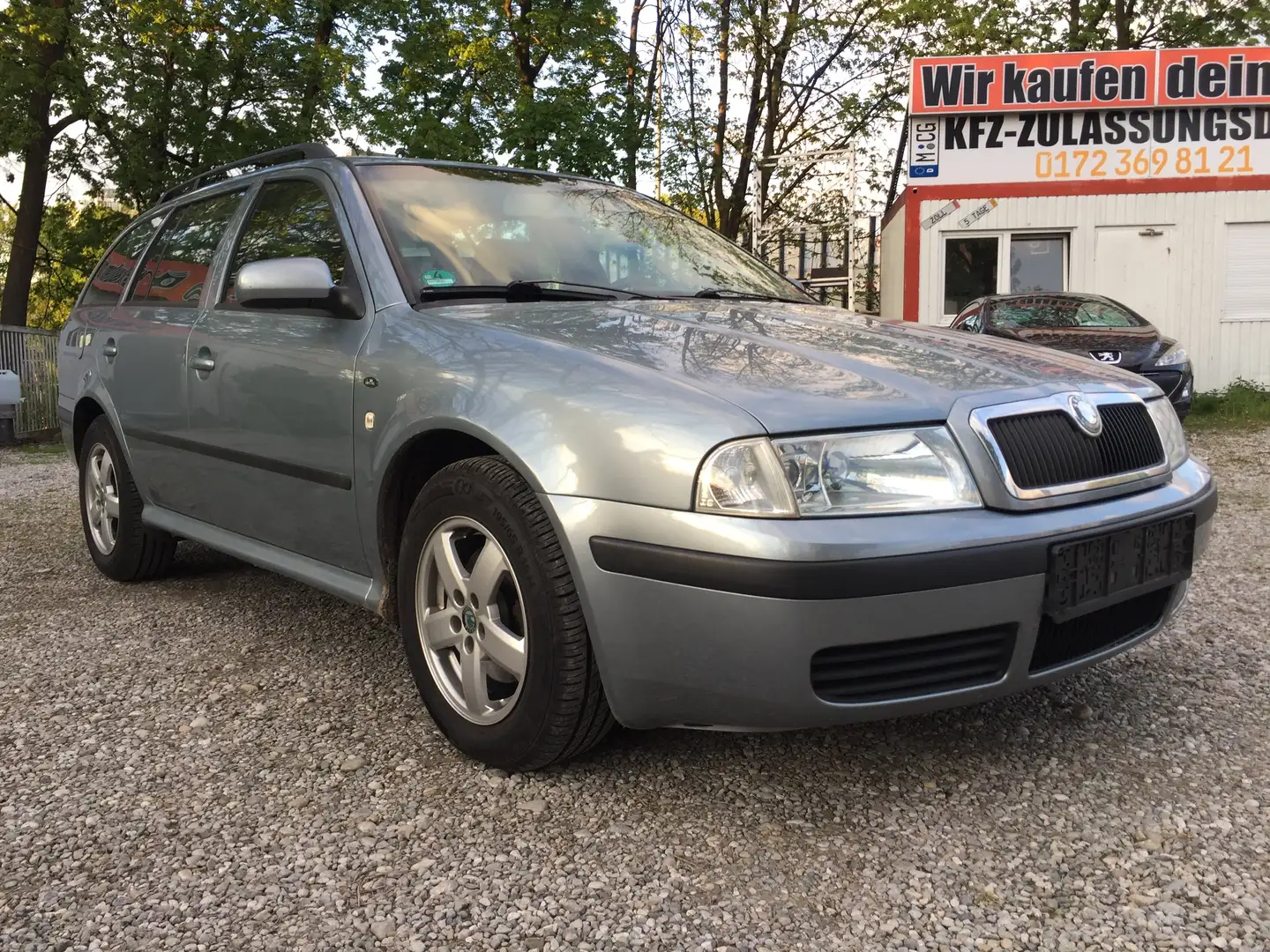 Skoda Octavia 2.0 Combi Elegance, Klimaautomatik,Alu,Sitzheizung Stříbrná - 1