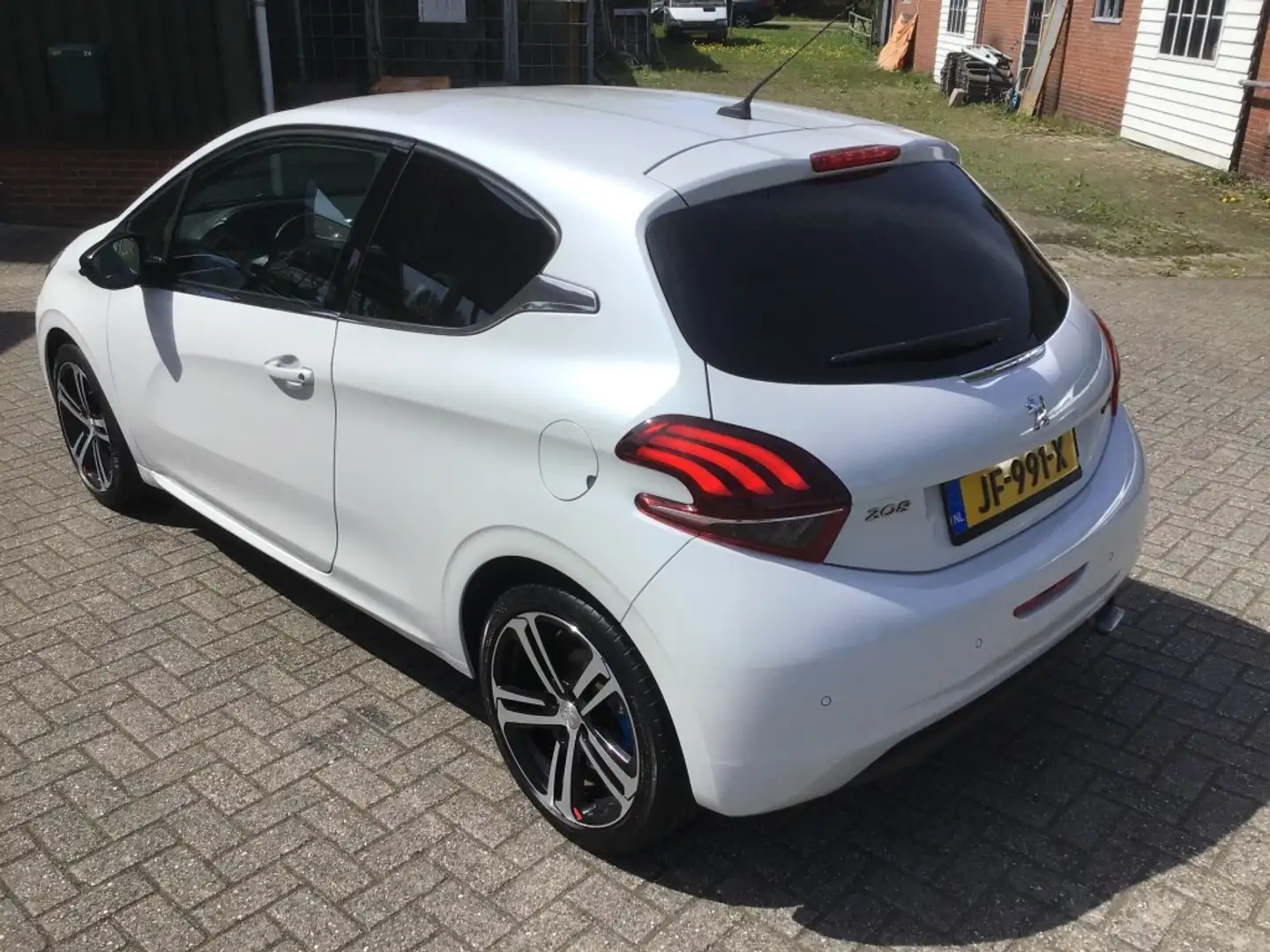 Peugeot 208 1.2 PURETECH GT-LINE Bianco - 2