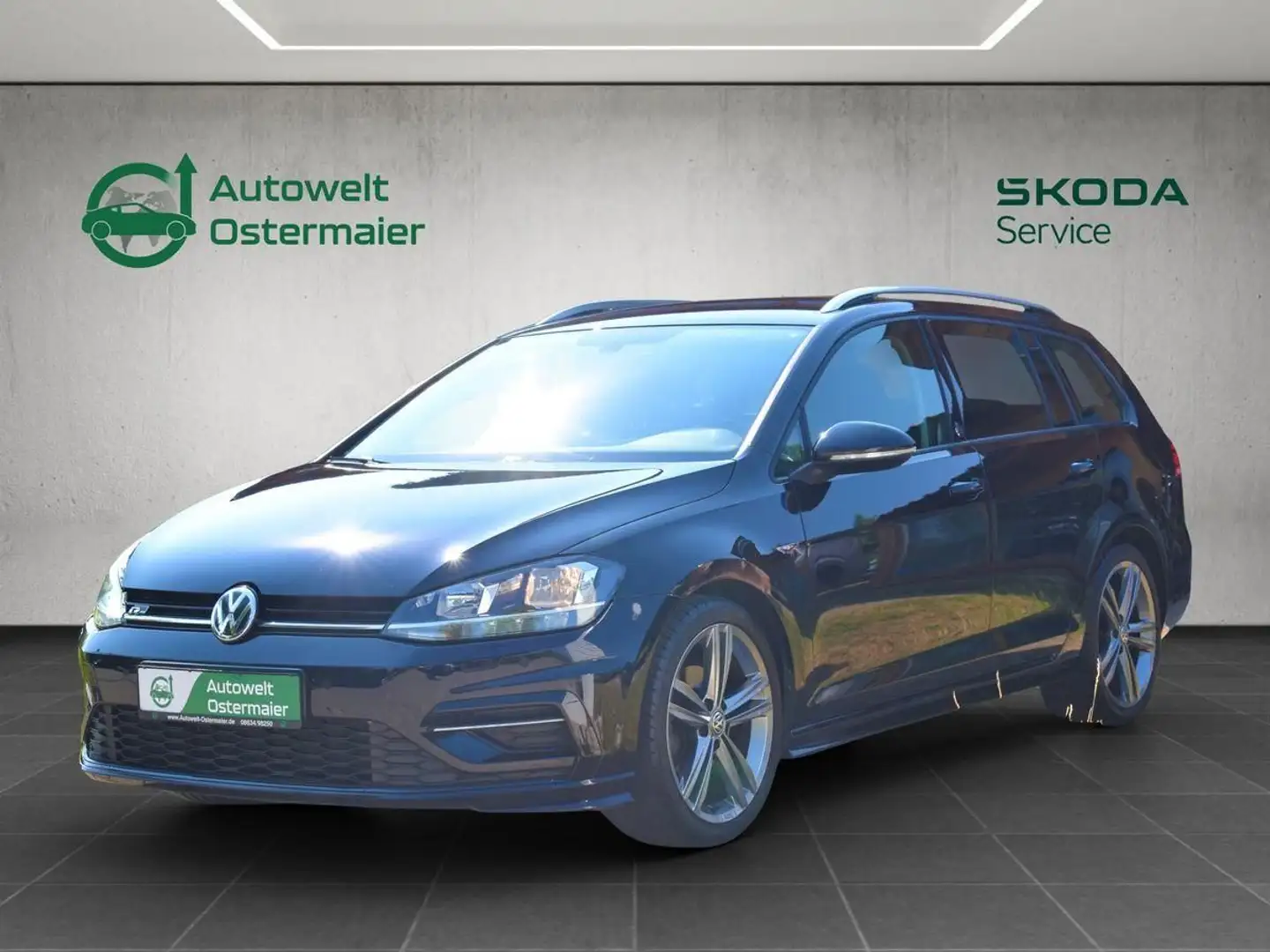 Volkswagen Golf Variant 1.5 TSI DSG*R-Line*Navi*ACC*Sound Zwart - 1