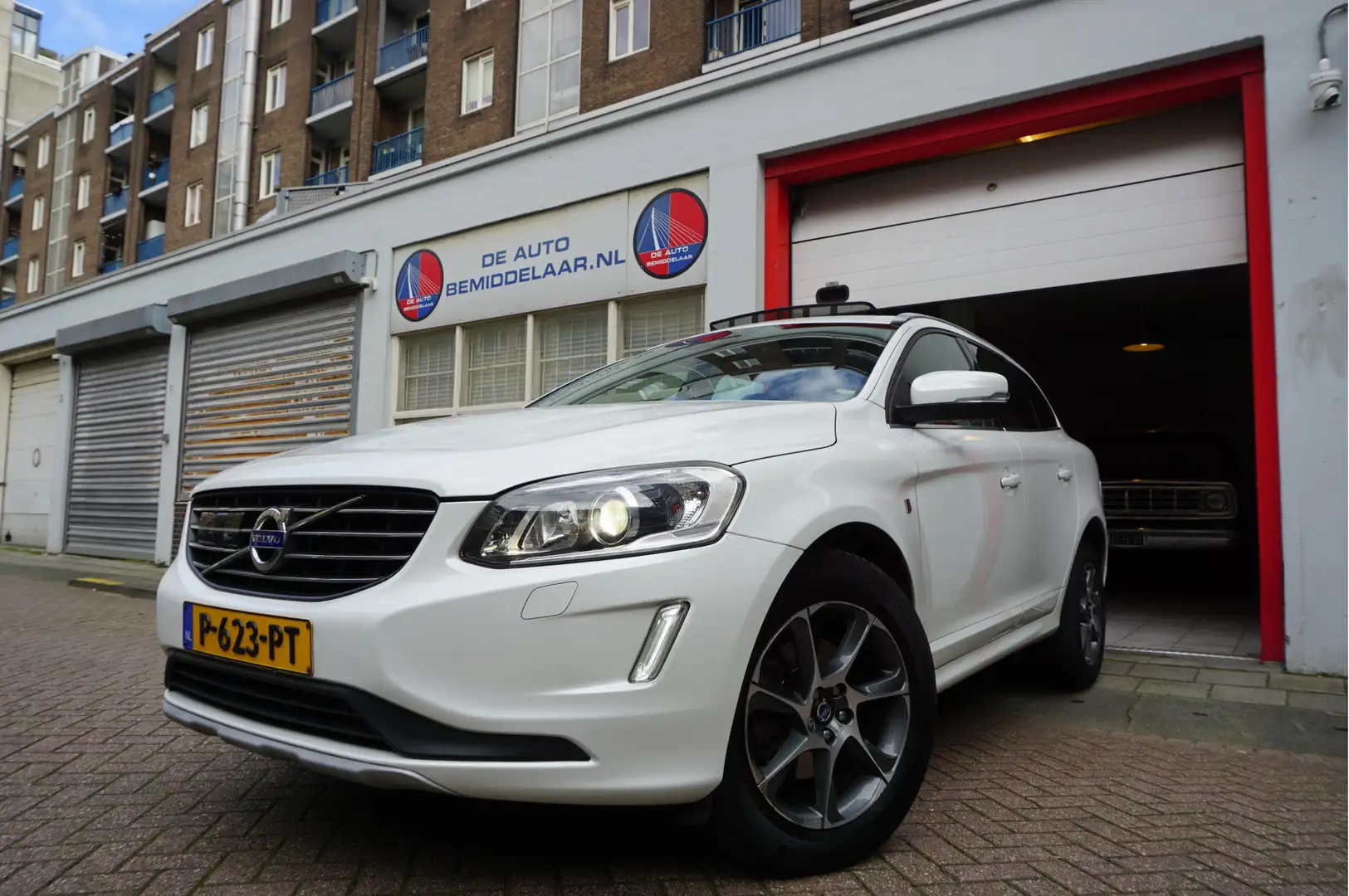 Volvo XC60 2.0 D4 FWD Ocean Race AdapiveCruise|PANO|MEMORY|Tr Wit - 1