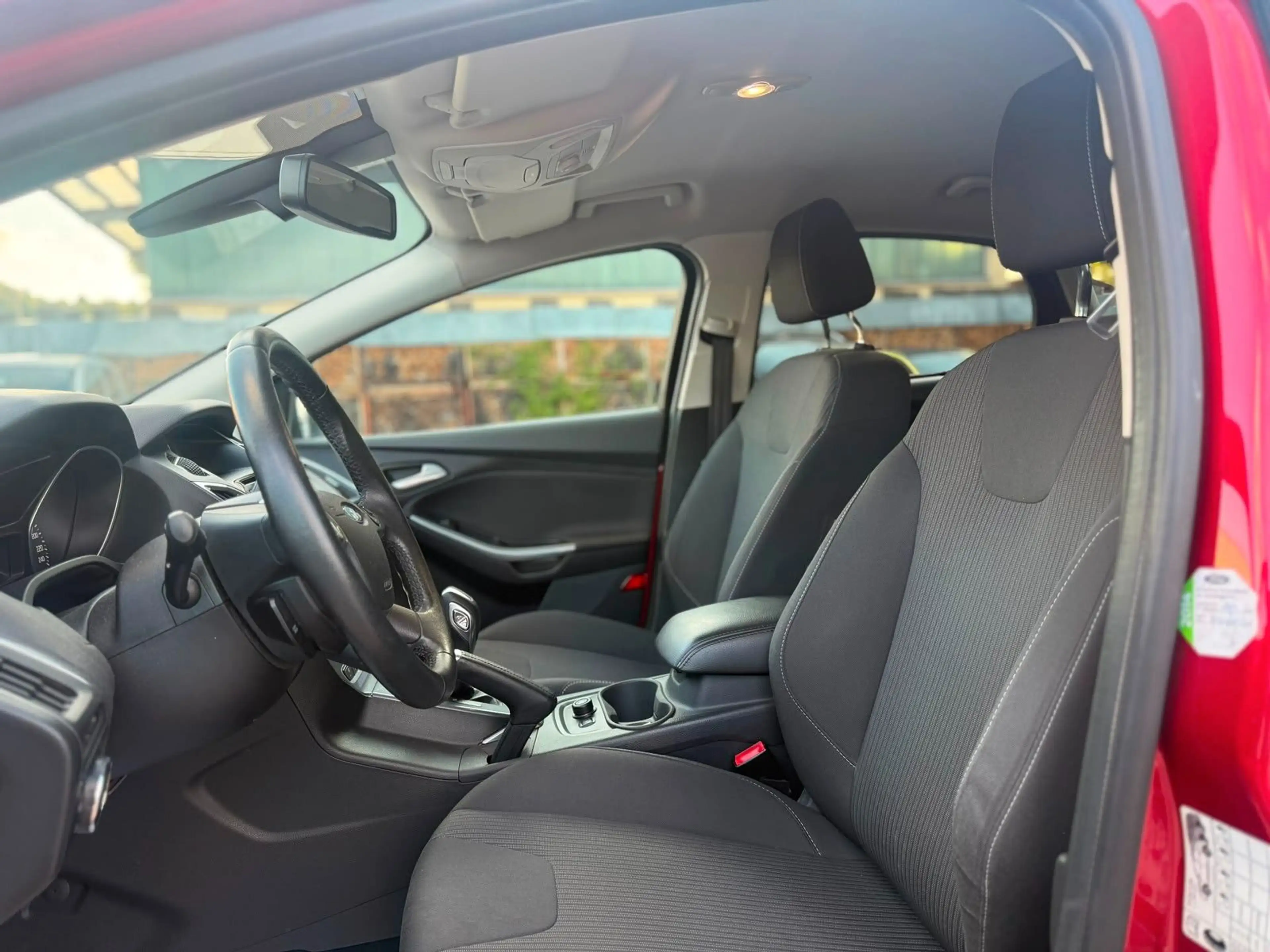 Ford Focus Lim. Titanium, Automatik, 1.Hand 125 PS — photo 6
