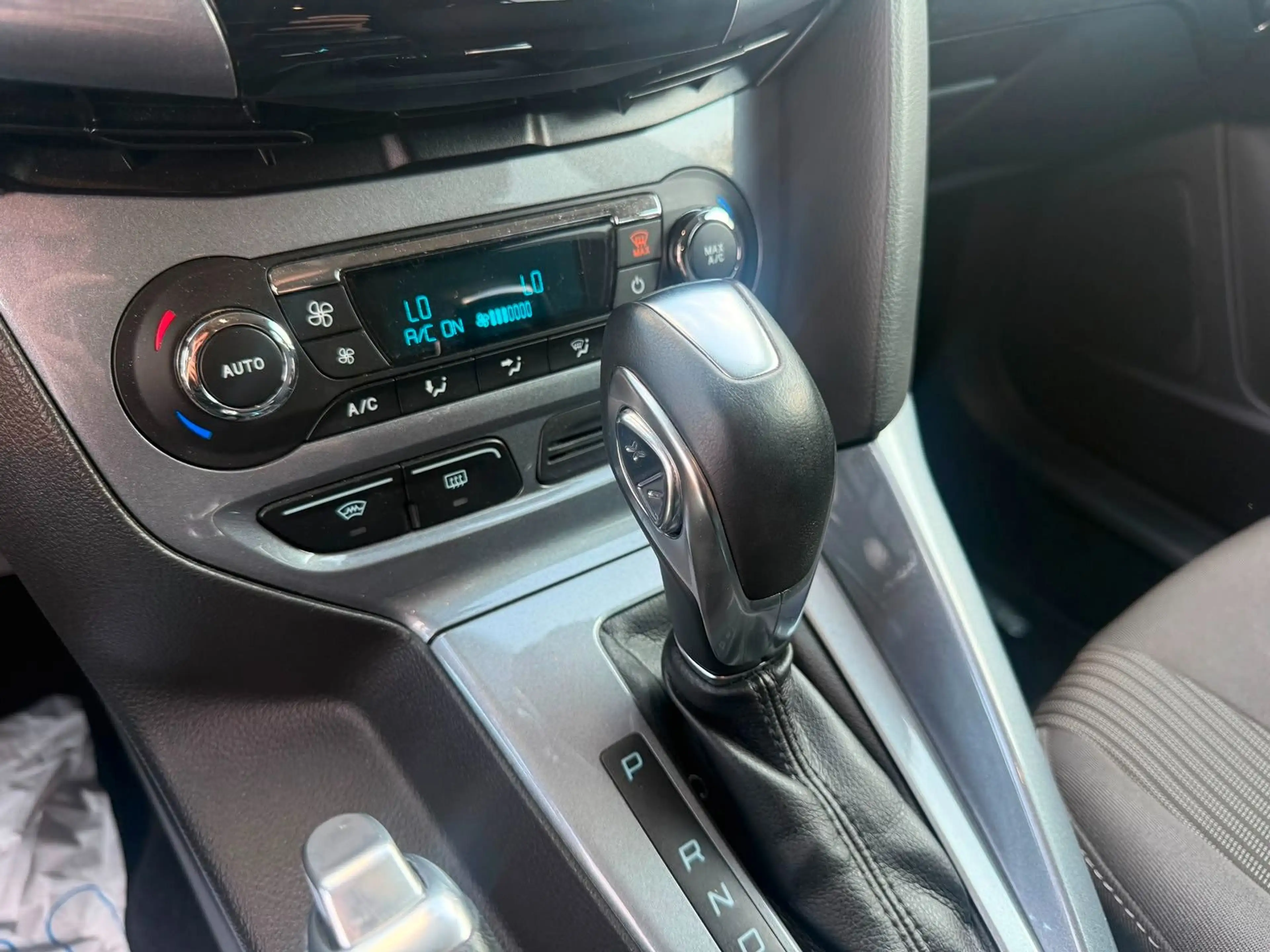 Ford Focus Lim. Titanium, Automatik, 1.Hand 125 PS — photo 10