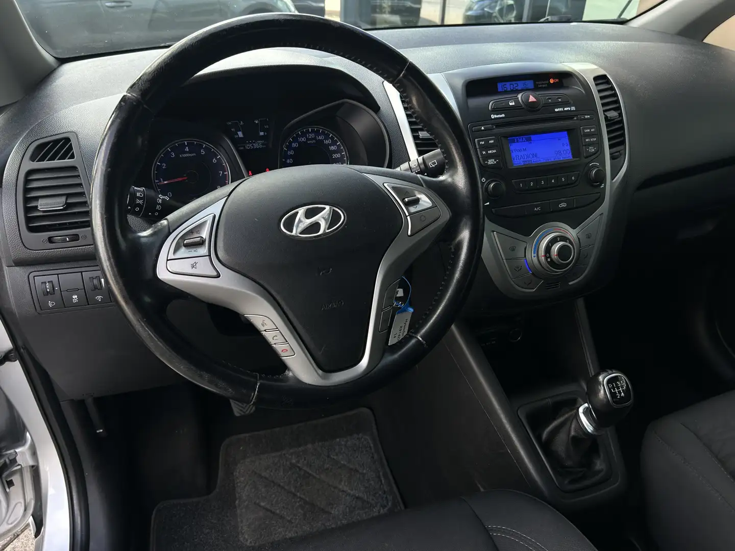 Hyundai iX20 1.4i i-Motion Grijs - 2