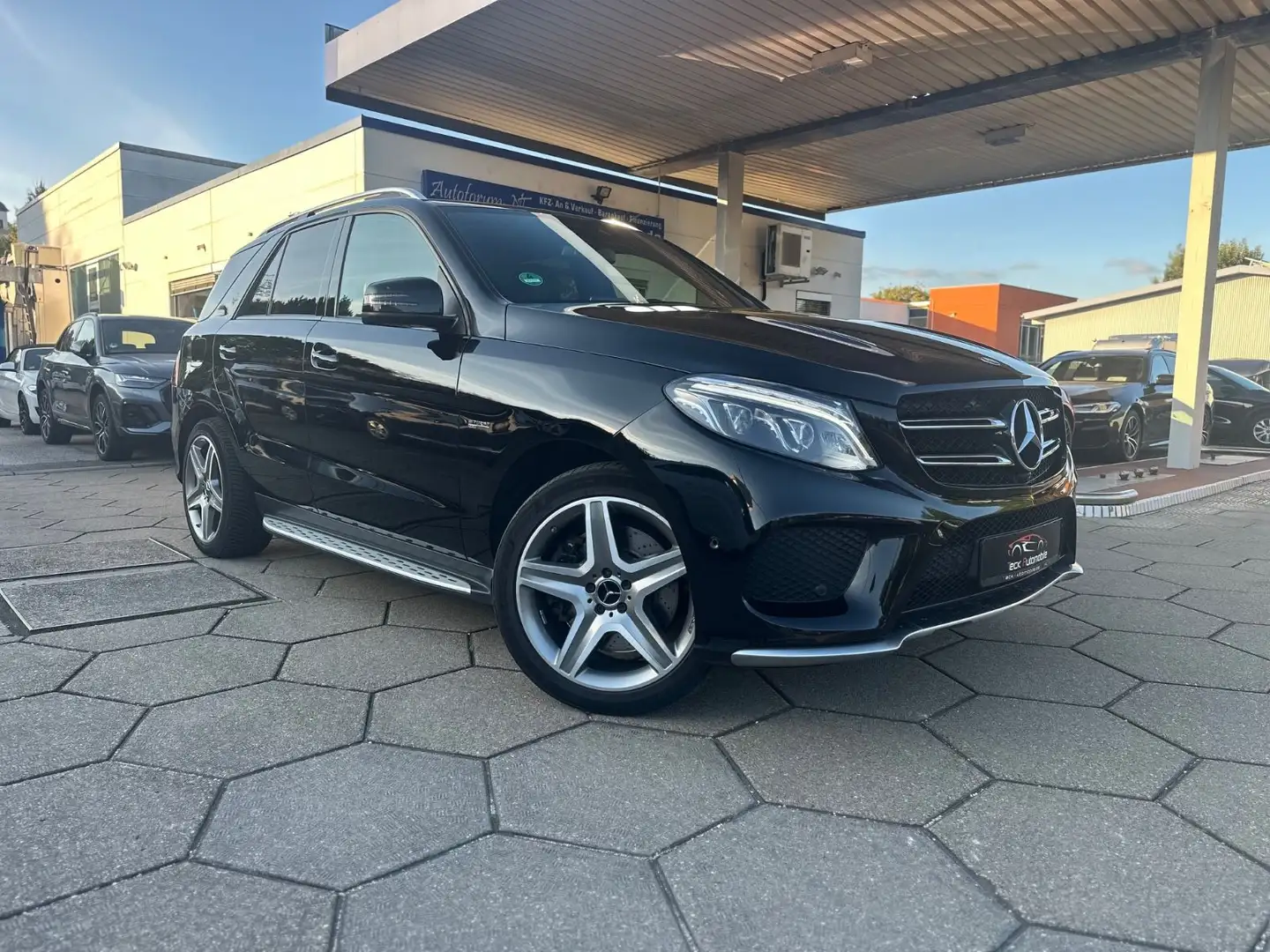 Mercedes-Benz GLE 43 AMG 9G Tronic 4Matic/LED/AHK/Soft Close Schwarz - 1
