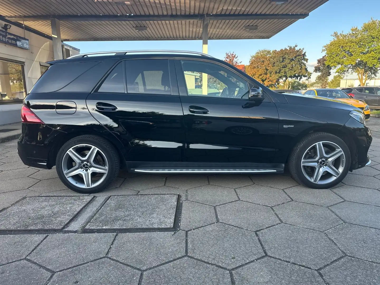 Mercedes-Benz GLE 43 AMG 9G Tronic 4Matic/LED/AHK/Soft Close Schwarz - 2