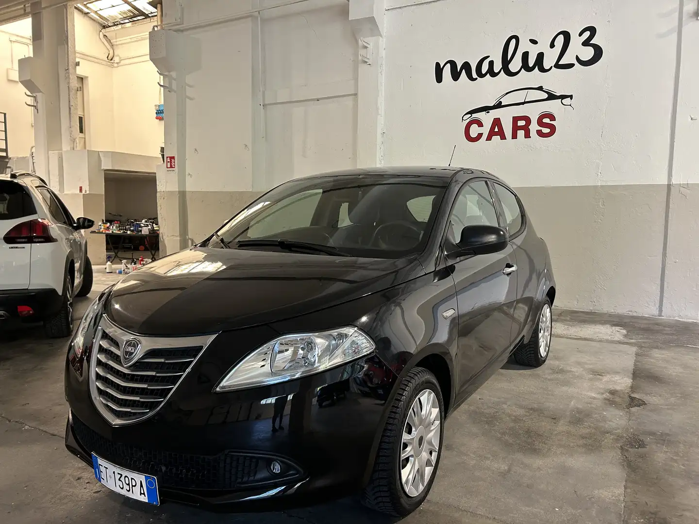 Lancia Ypsilon 1.2 8v Platinum s&s 69cv Zwart - 2