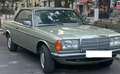 Mercedes-Benz 230 W123 Verde - thumbnail 10