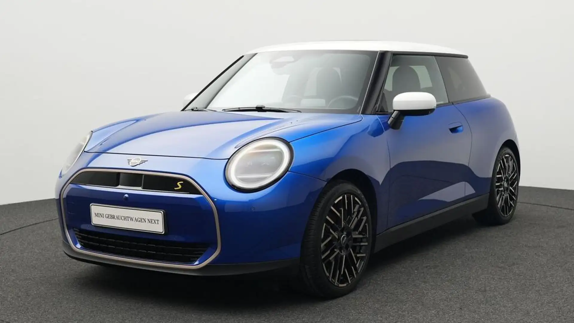 MINI Cooper SE Favoured Trim Blau - 1