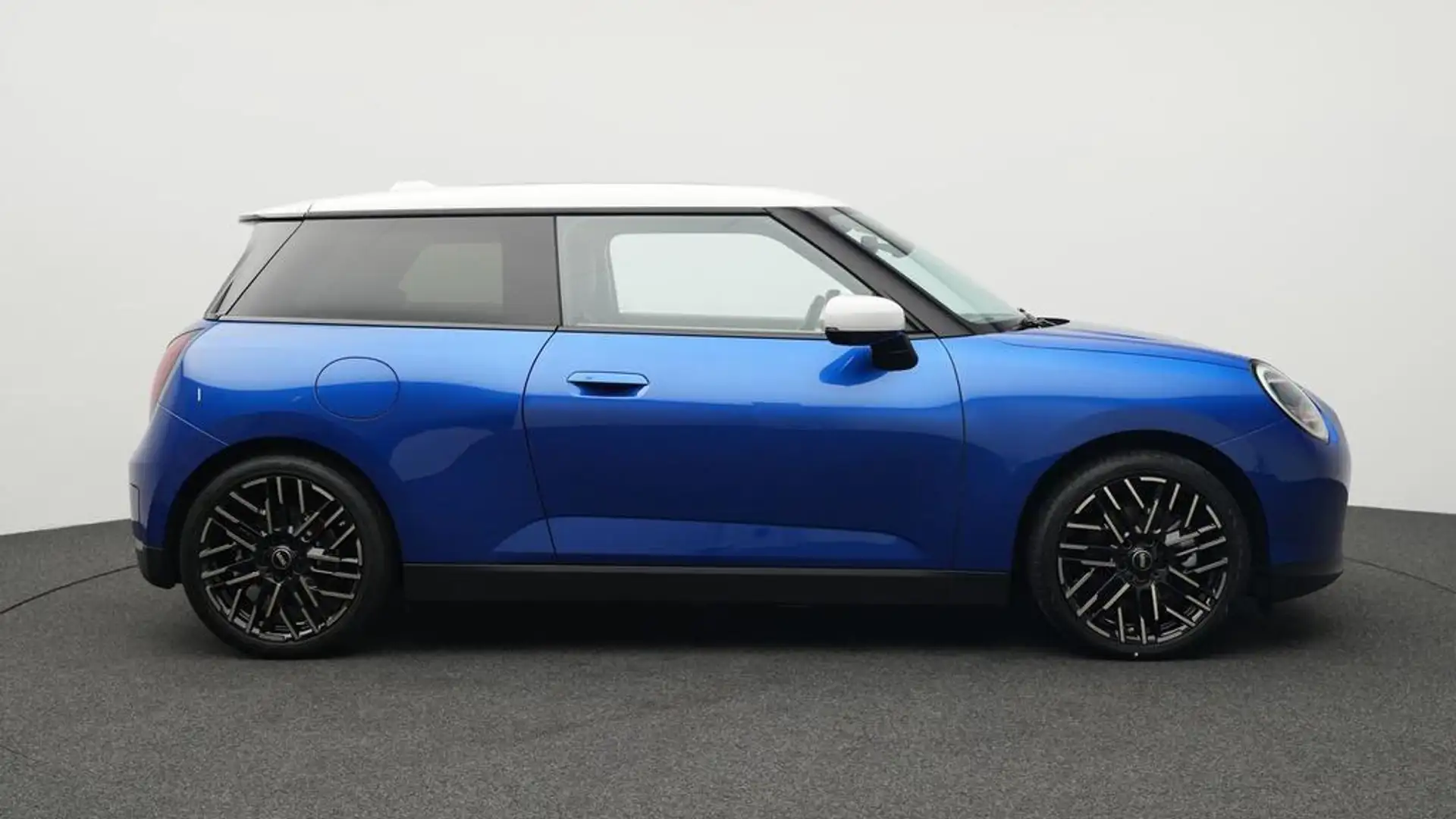 MINI Cooper SE Favoured Trim Blau - 2