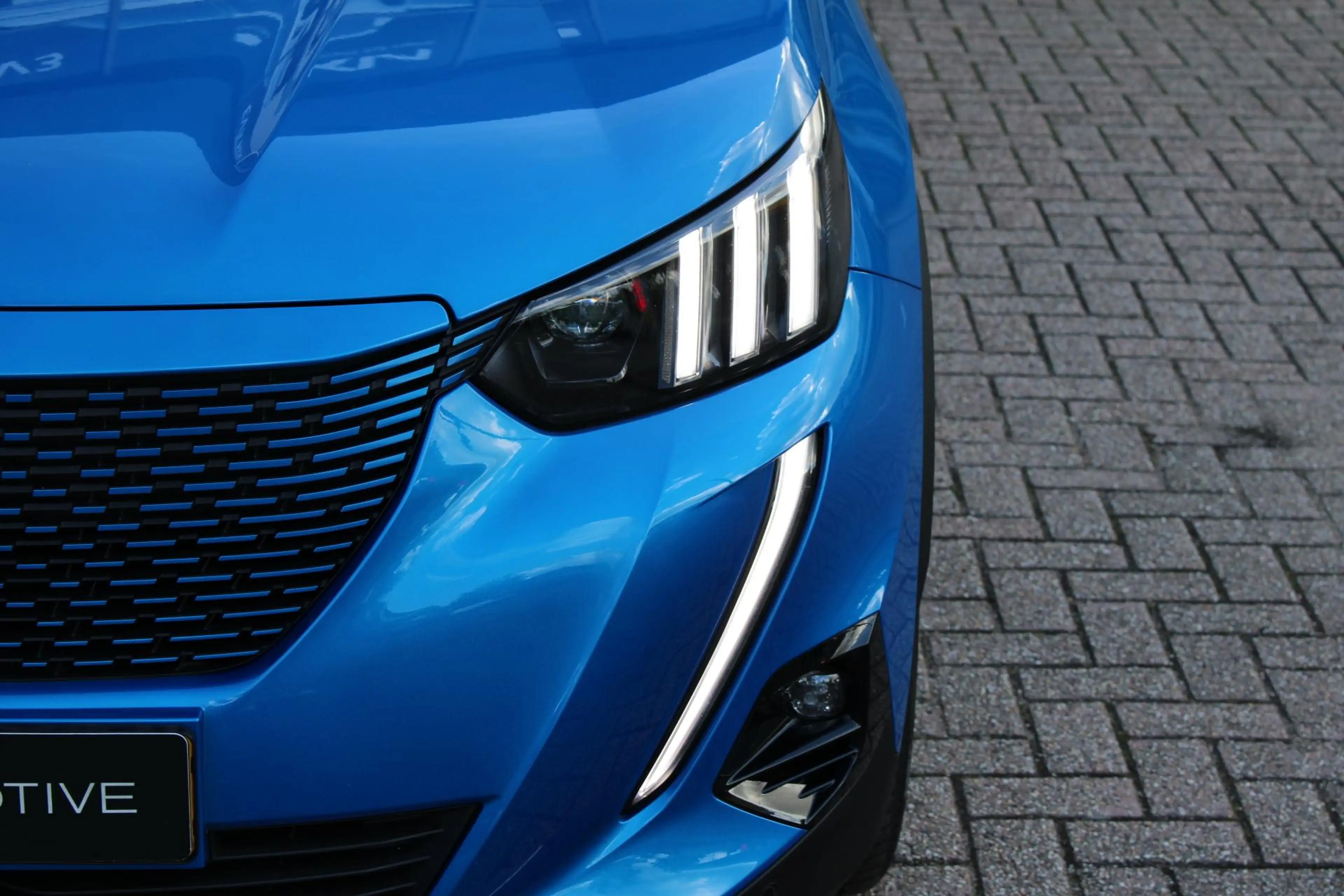 Peugeot e-2008 EV GT 50 kWh | Trekhaak | Navigatie | Camera | Cli — photo 6