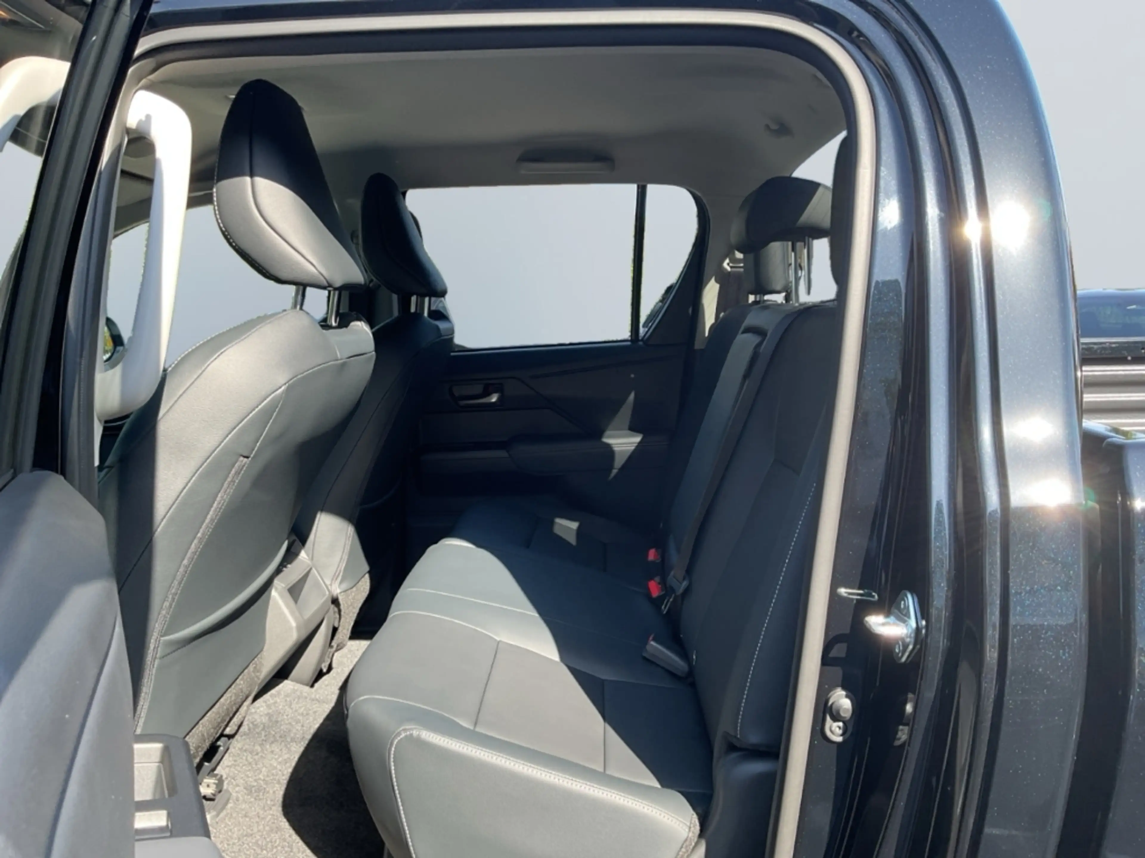 Toyota Hilux Executive LED Navi SHZ PDC ACC DAB PDC — photo 15