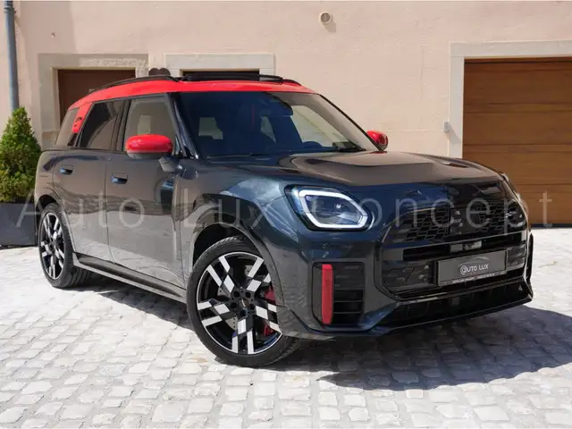 Mini Countryman view 2