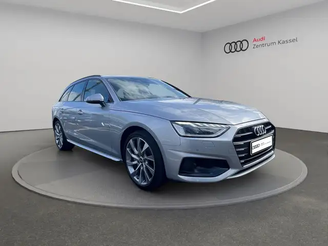 Audi A4 view 9