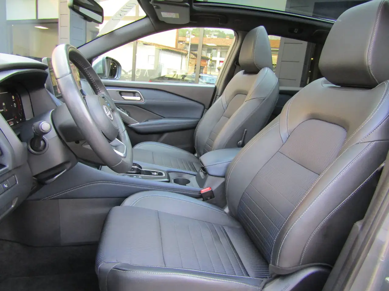 Nissan Qashqai III 1.5 E-POWER MILD-HYBRID TEKNA , TETTO PANORAMICO, TELECAMERA 360 ,HUD,CERCHI 19'', миниатюра 15
