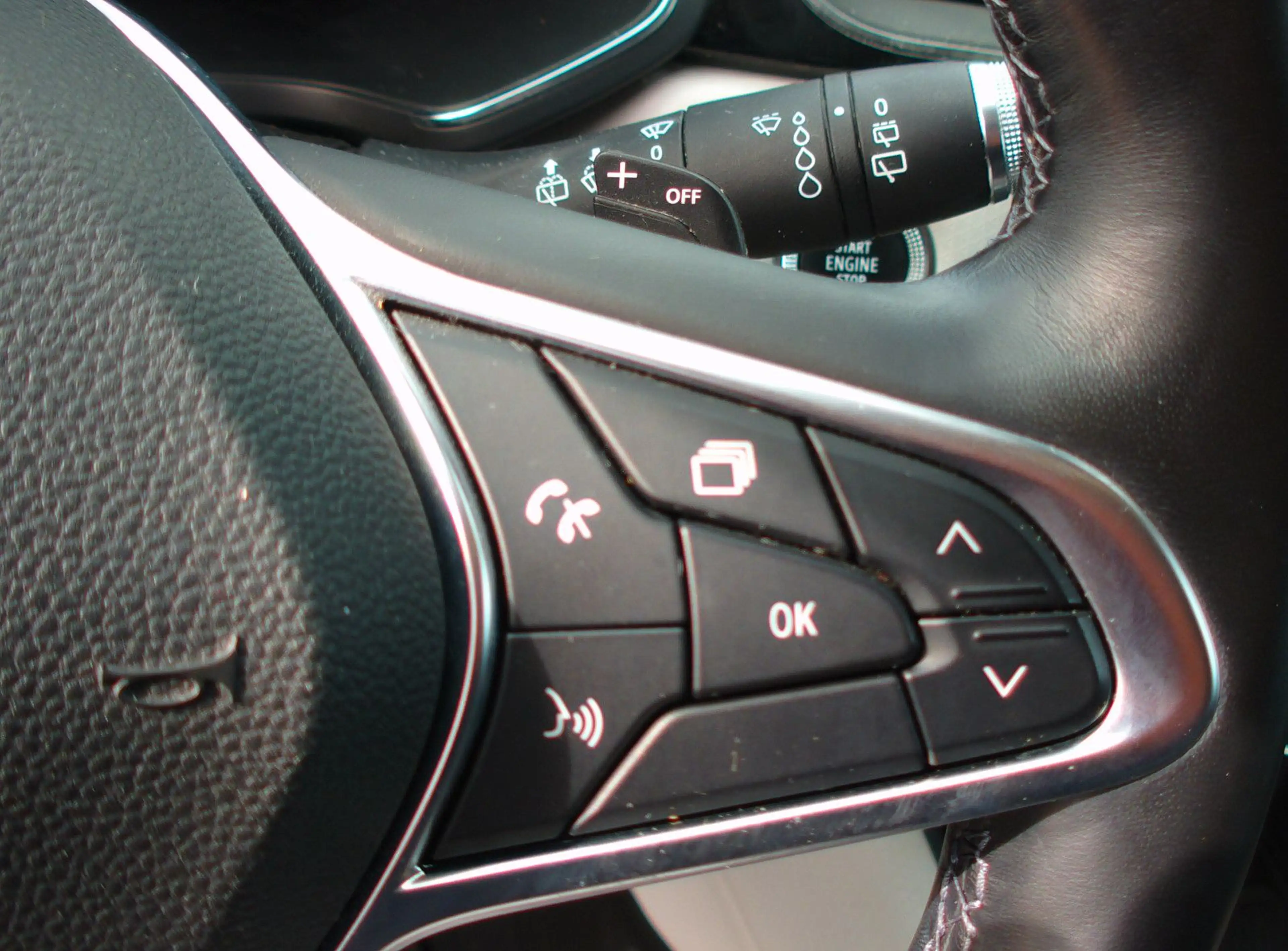 Renault Captur II Edition One.Bose.Teilleder.LED.1Hand — photo 15
