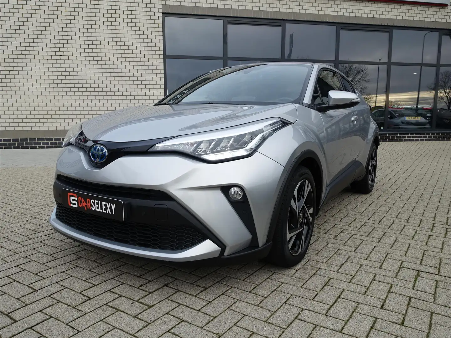 Toyota C-HR 1.8 Hybrid 122pk CVT Dynamic Silber - 2
