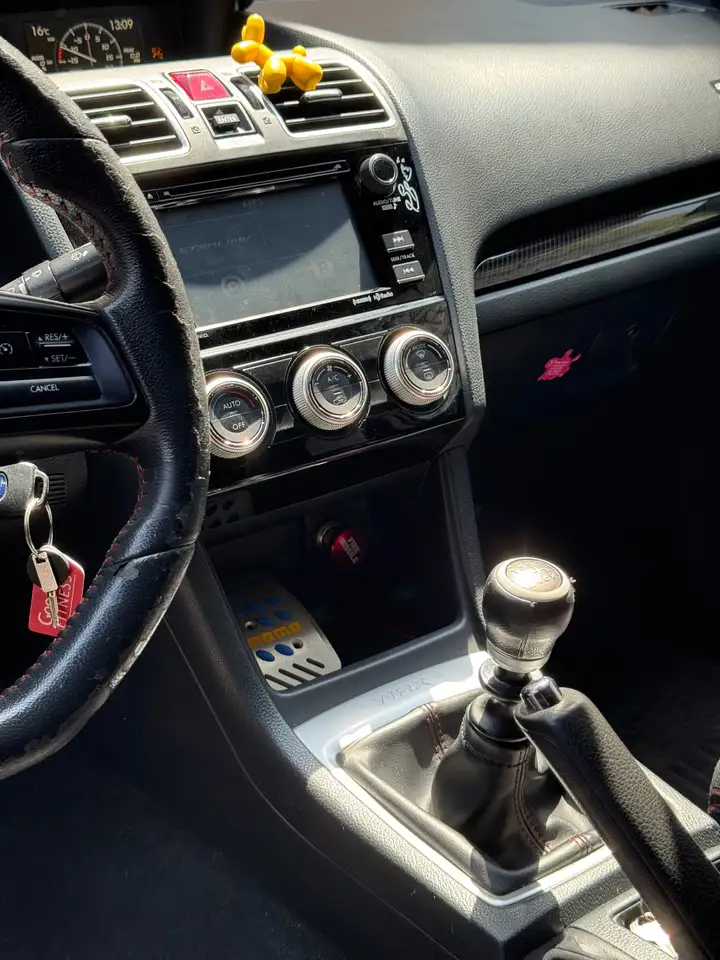 Subaru WRX снимка Subaru WRX