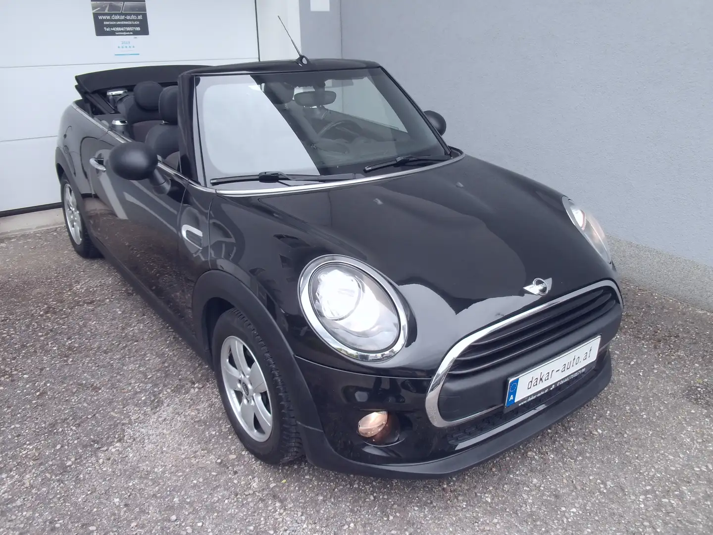 MINI One Cabrio One Schwarz - 1