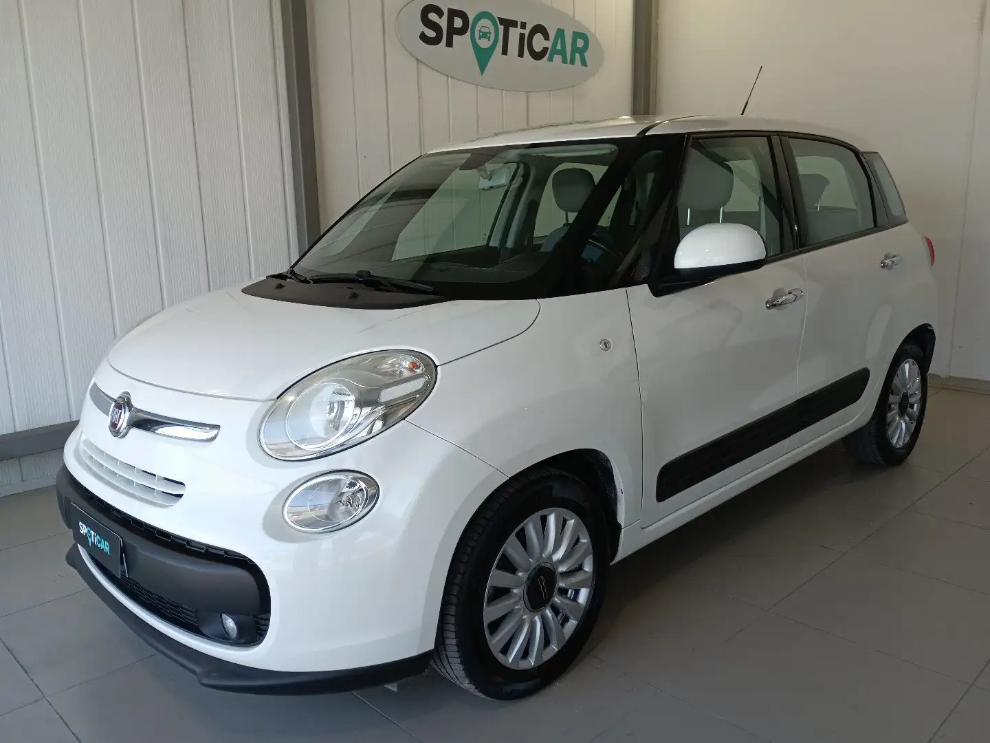 Fiat 500L 1.3 Multijet 95 CV Pop Star Blanc - 1