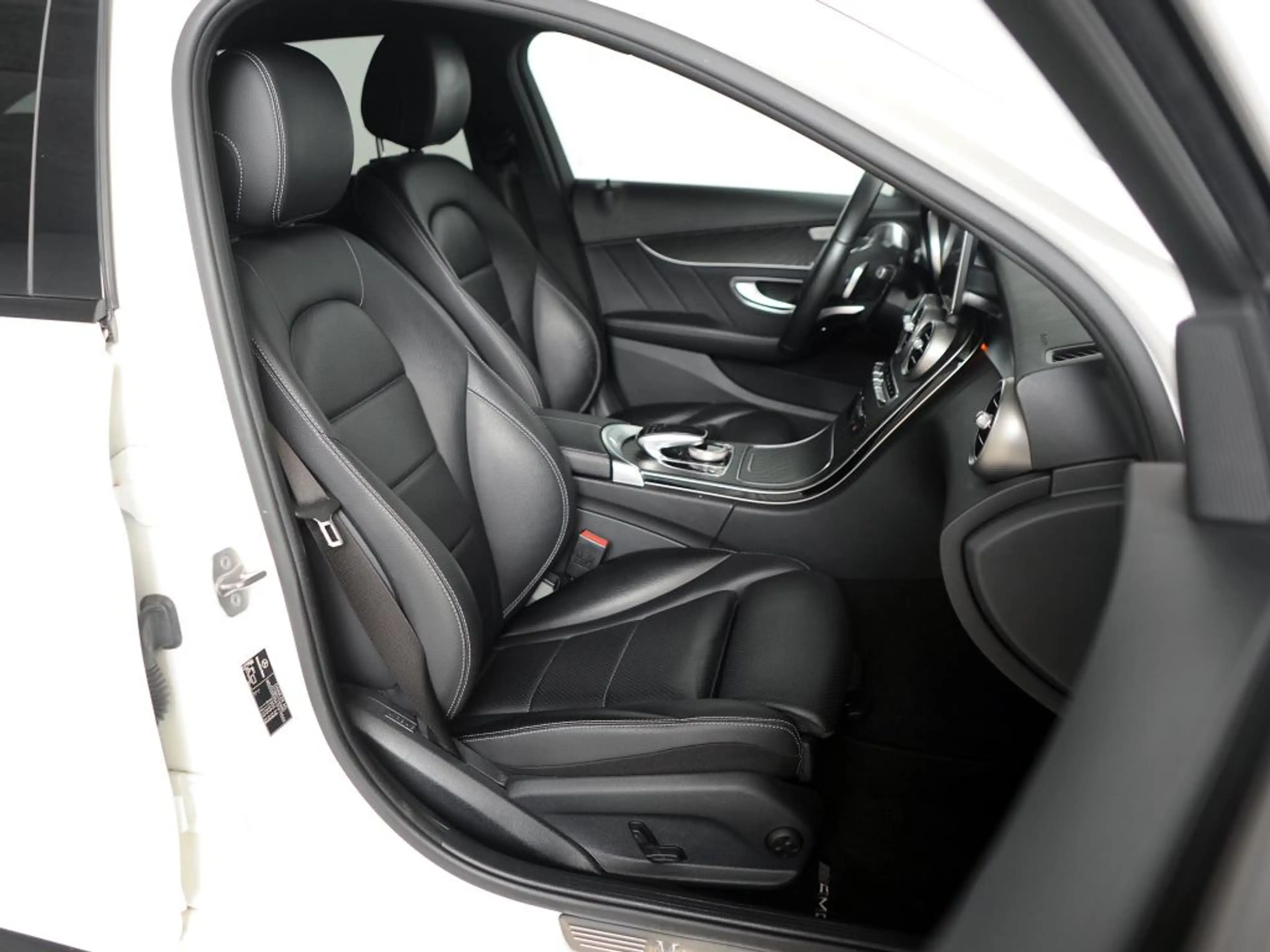 Mercedes-Benz C 400 T 4Matic 9G-TRONIC AMG Line *Business PLUS-Pak.* — photo 12
