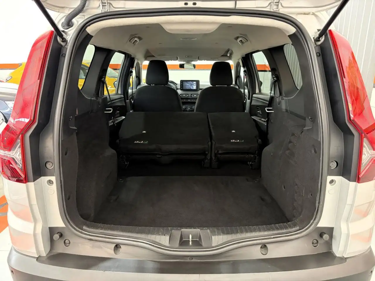 Dacia Jogger 1.0 TCe GPL 100 CV 5 posti Extreme Up! 9