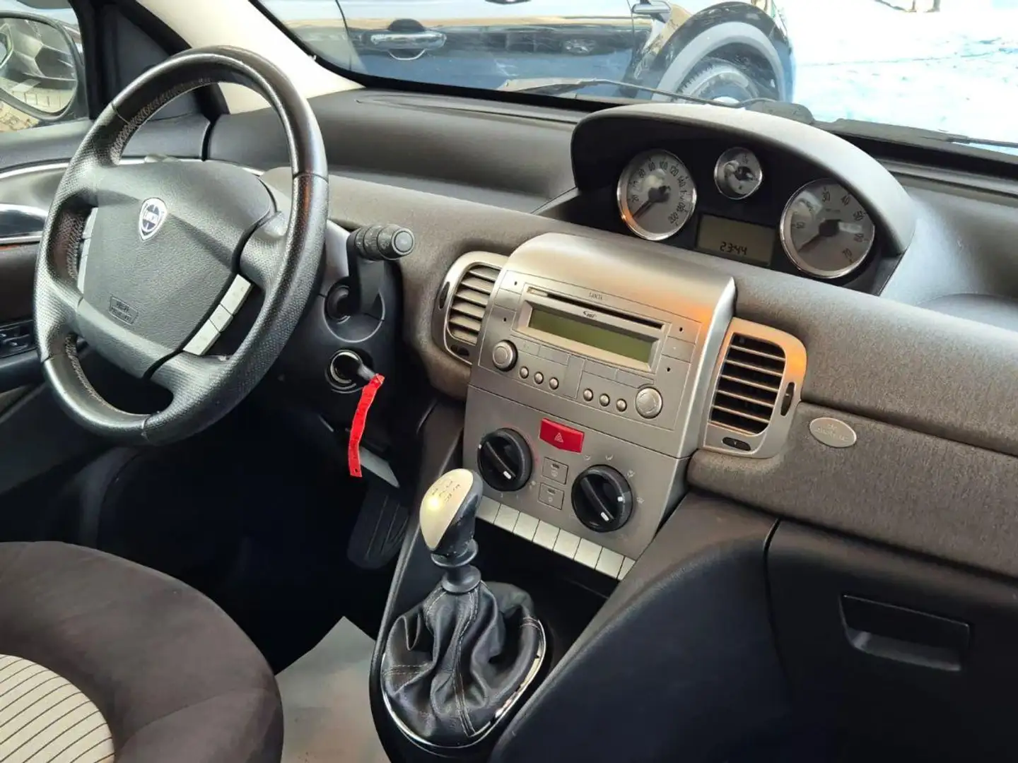 Lancia Ypsilon 1.2 Oro Bianco - 2