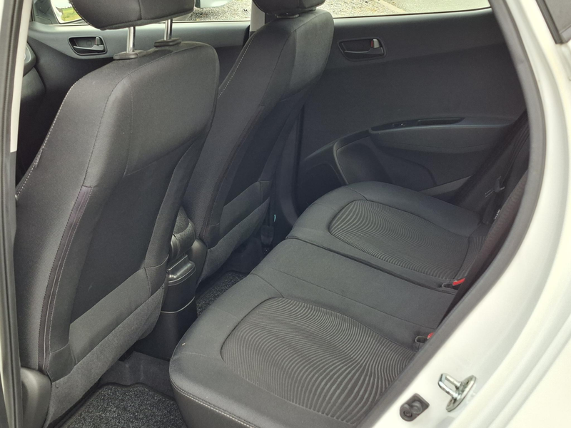 Hyundai i10 1.0i Comfort AIRCO | CRUISE | NAVI | rijklaarprijs — photo 7