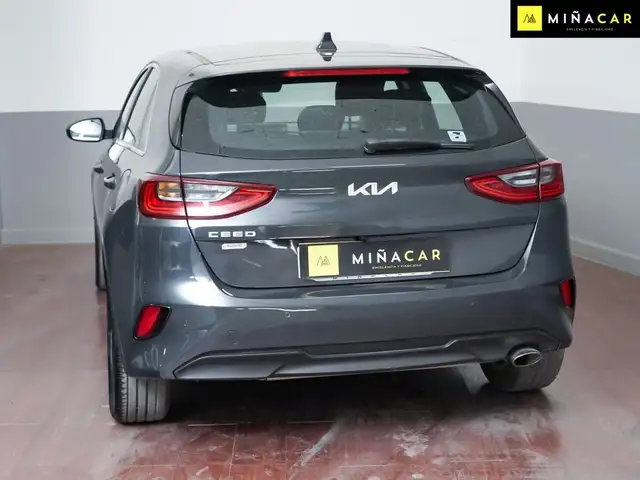 Kia Unknown Model view 5