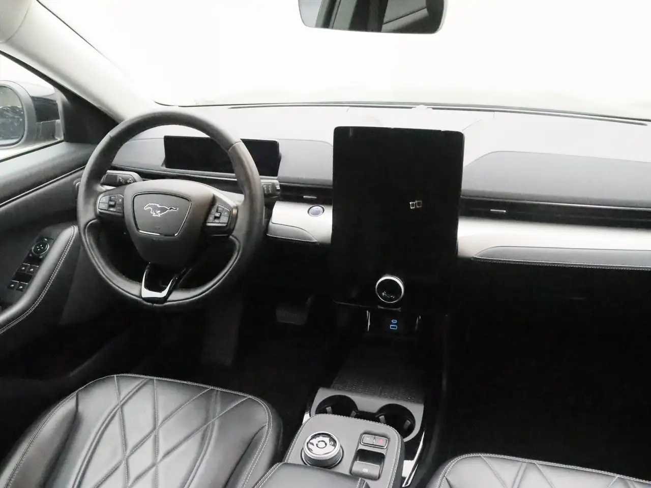 Ford Mustang Mach-e 258ch - Soh 96% - Carplay - Volant chauffant - Cuir