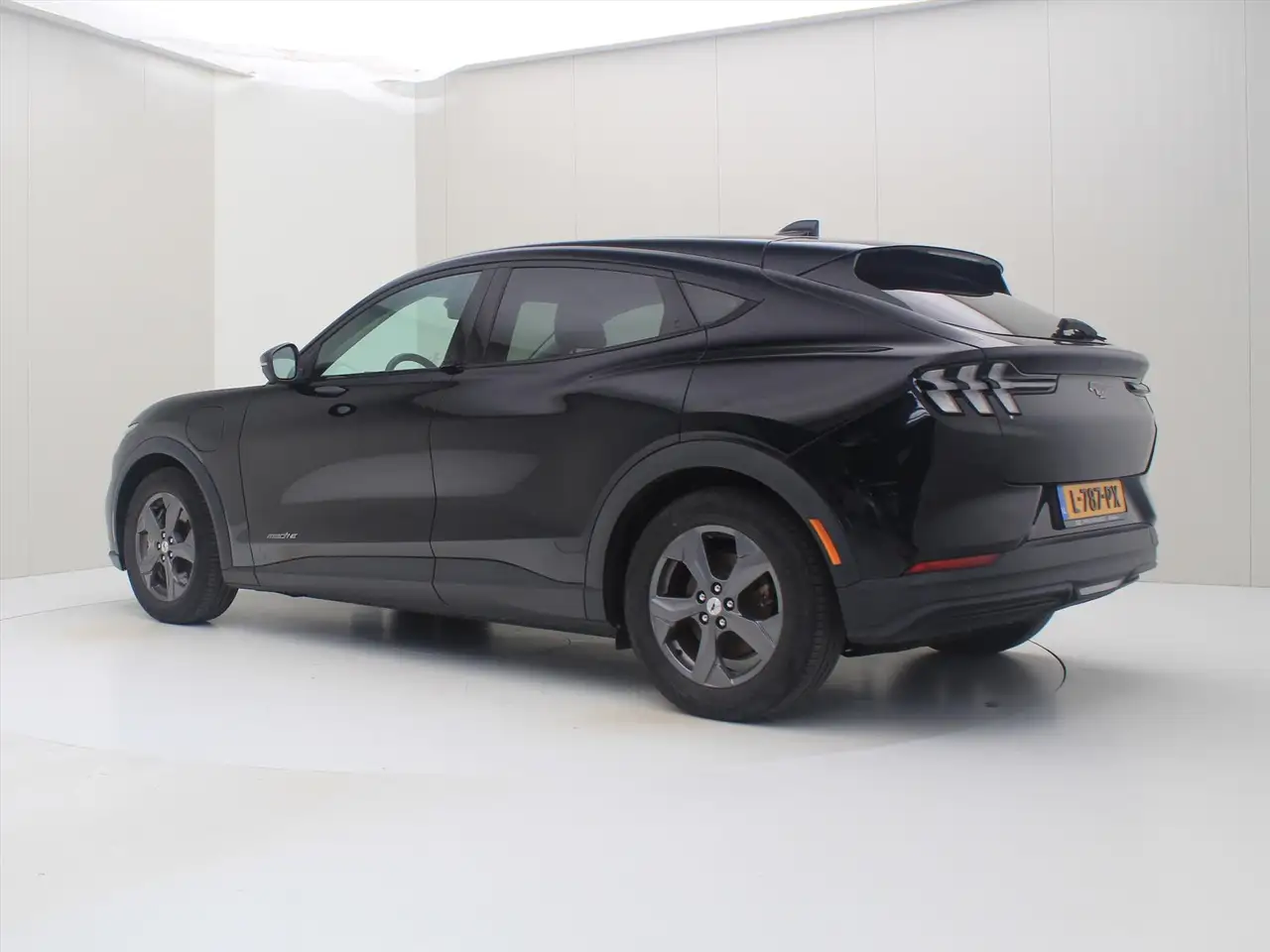 Ford Mustang Mach-e 258ch - Soh 96% - Carplay - Volant chauffant - Cuir