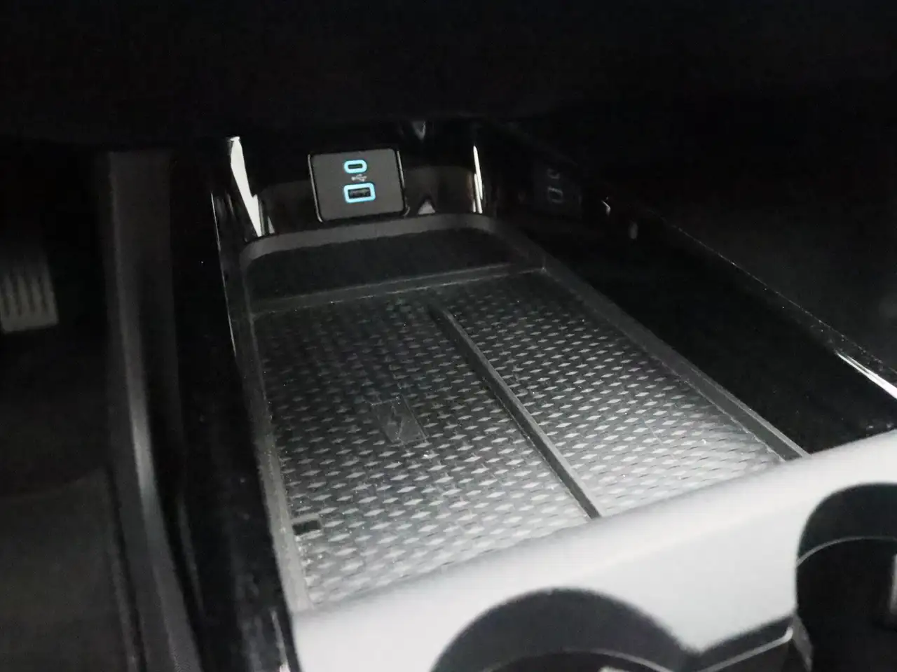 Ford Mustang Mach-e 258ch - Soh 96% - Carplay - Volant chauffant - Cuir