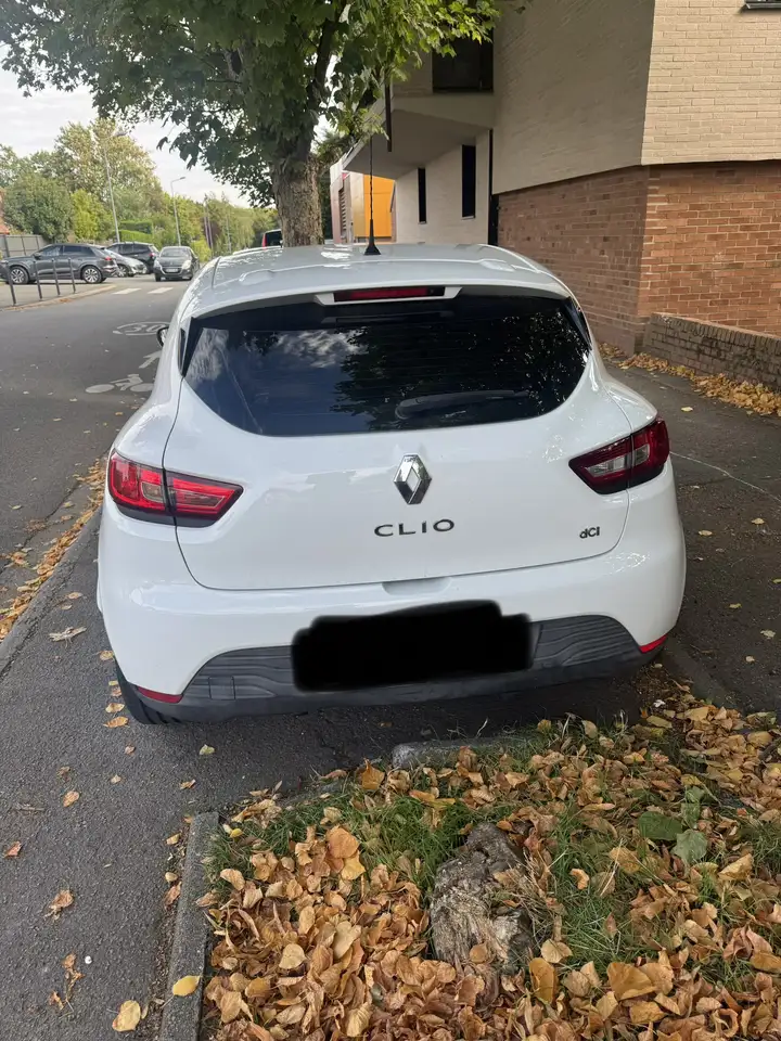 Renault Clio Citadine 5 portes — photo 3