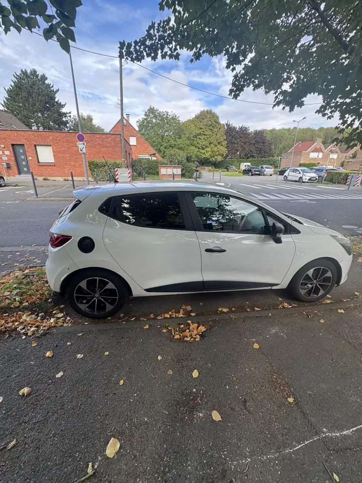 Renault Clio Citadine 5 portes — photo 4
