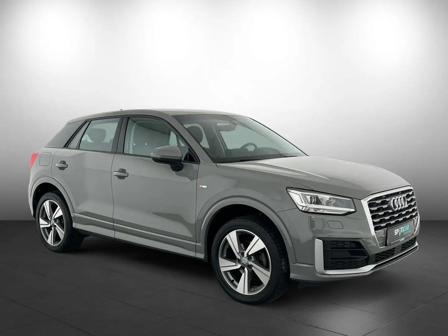 Audi Q2 design 1.0 TFSI*NAVI*SHZ*PDCh*uvm Grau - 2