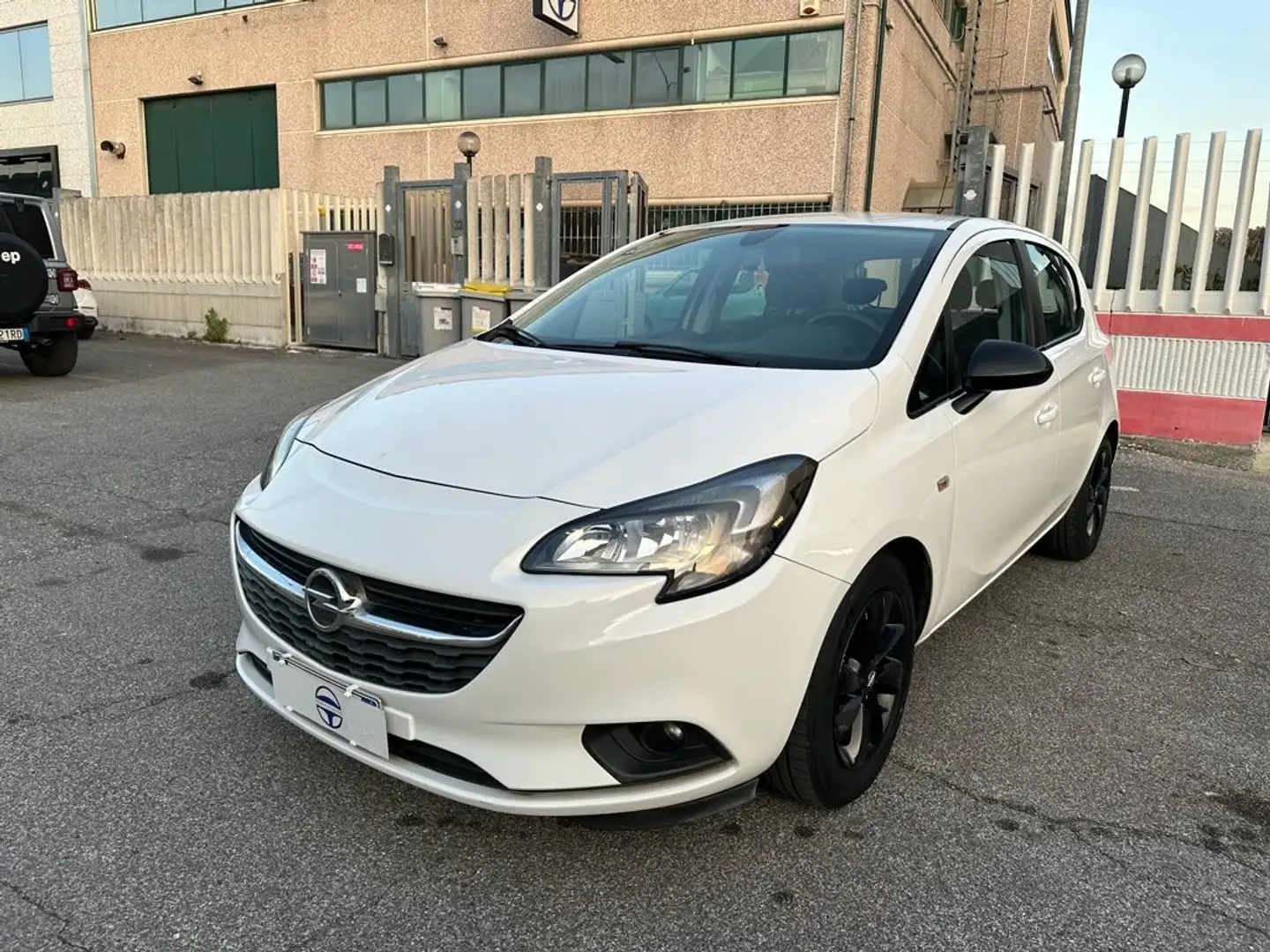Opel Corsa 1.4 90CV GPL Tech 5 porte b-Color Grigio - 1