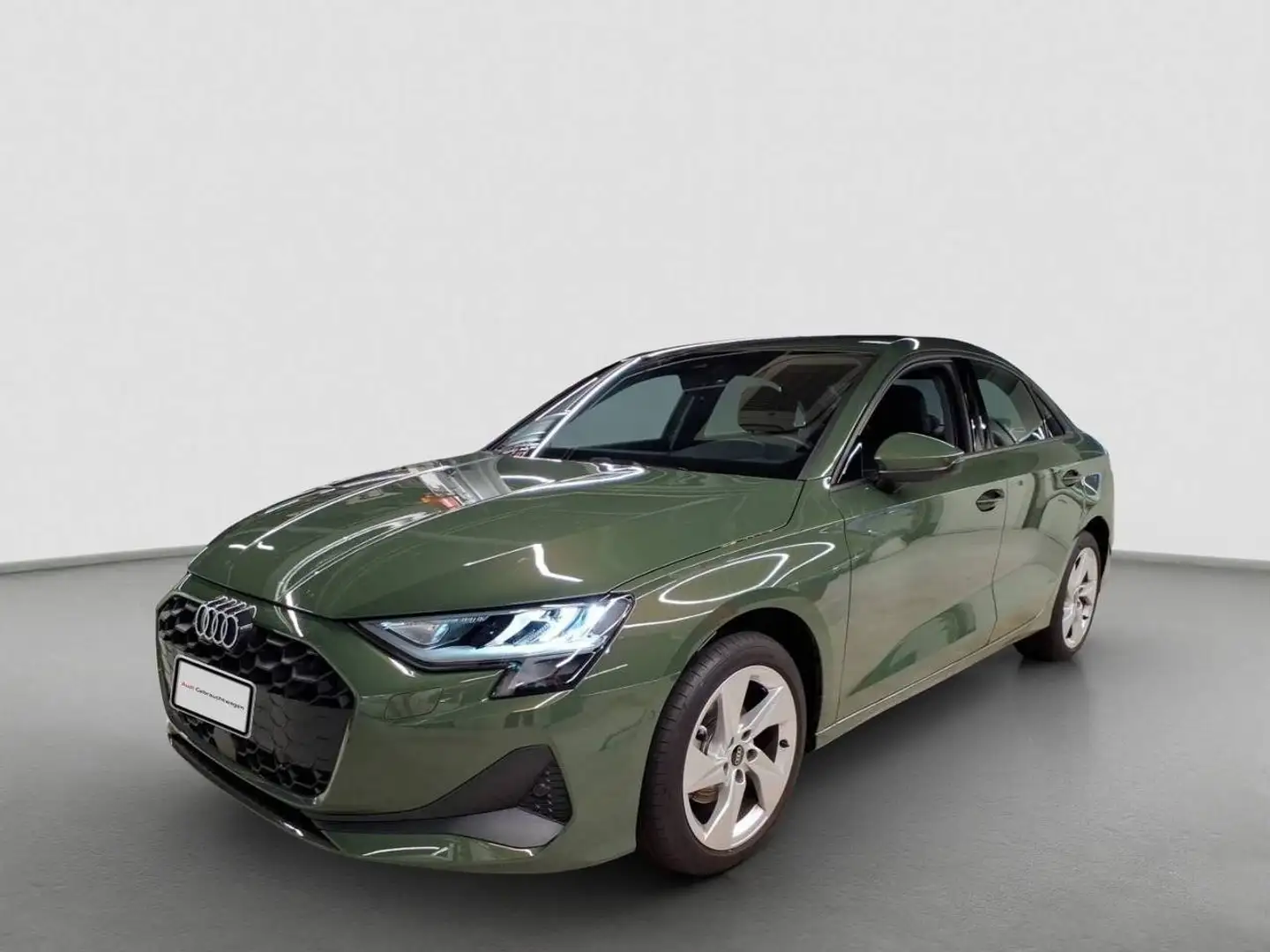 Audi A3 Limousine 35 TFSI S tr. AHK ACC ParkAss Cam Grün - 2